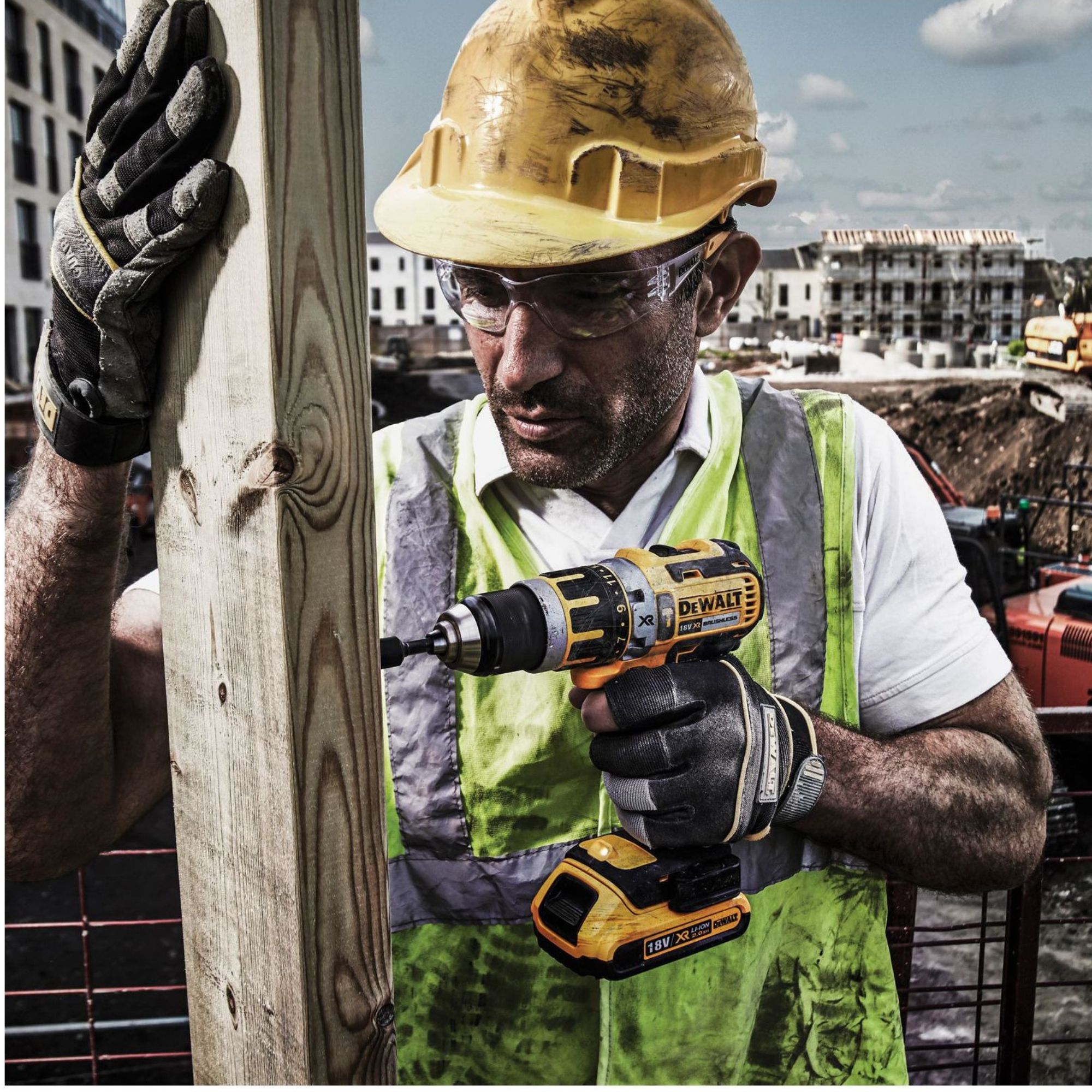 DeWalt XR 18V 2 x 2 Li-ion Brushless Cordless Combi drill DCD795D2-GB