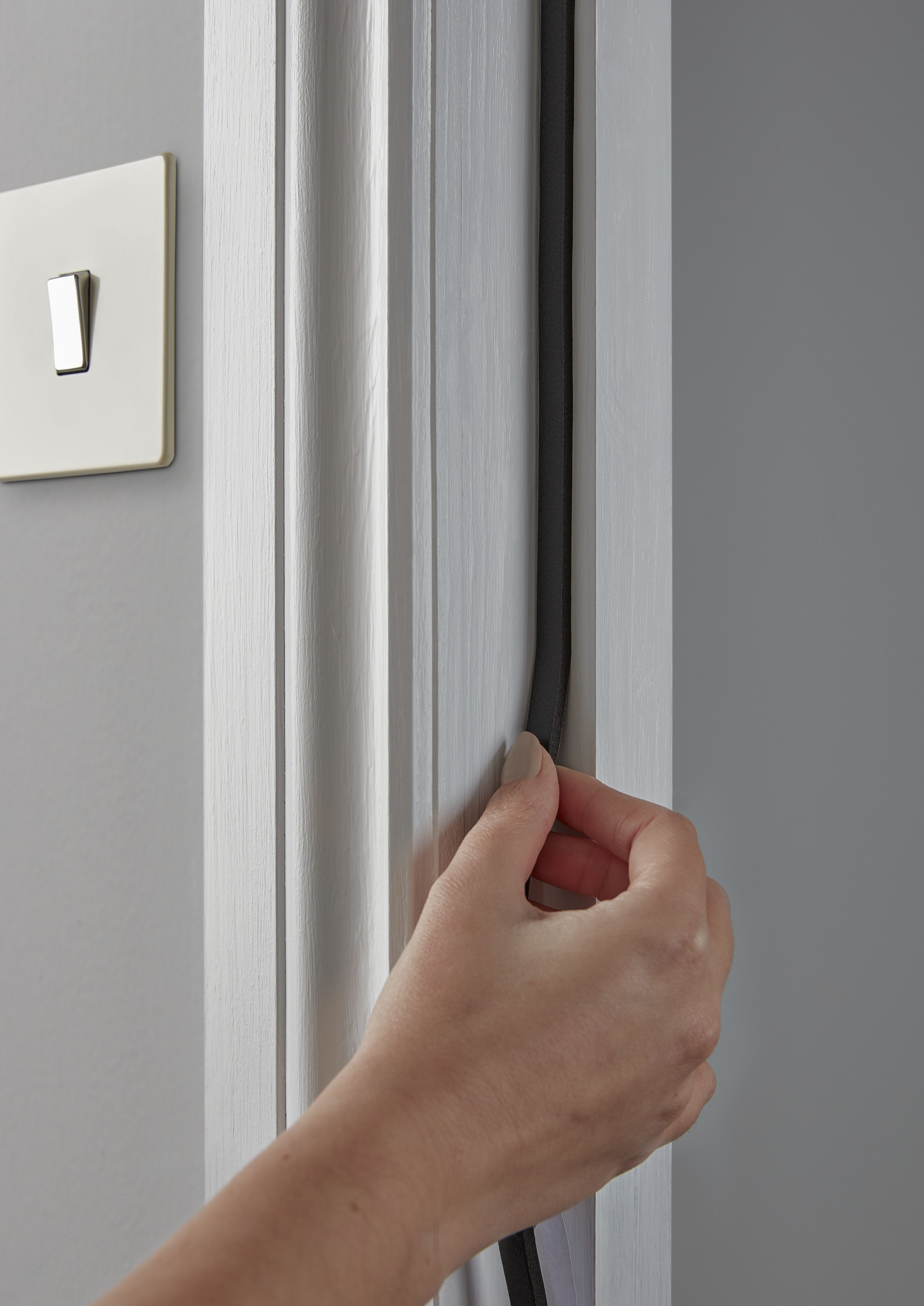 Diall Black Self-adhesive Draught seal (L)6m (W)9mm (T)5mm