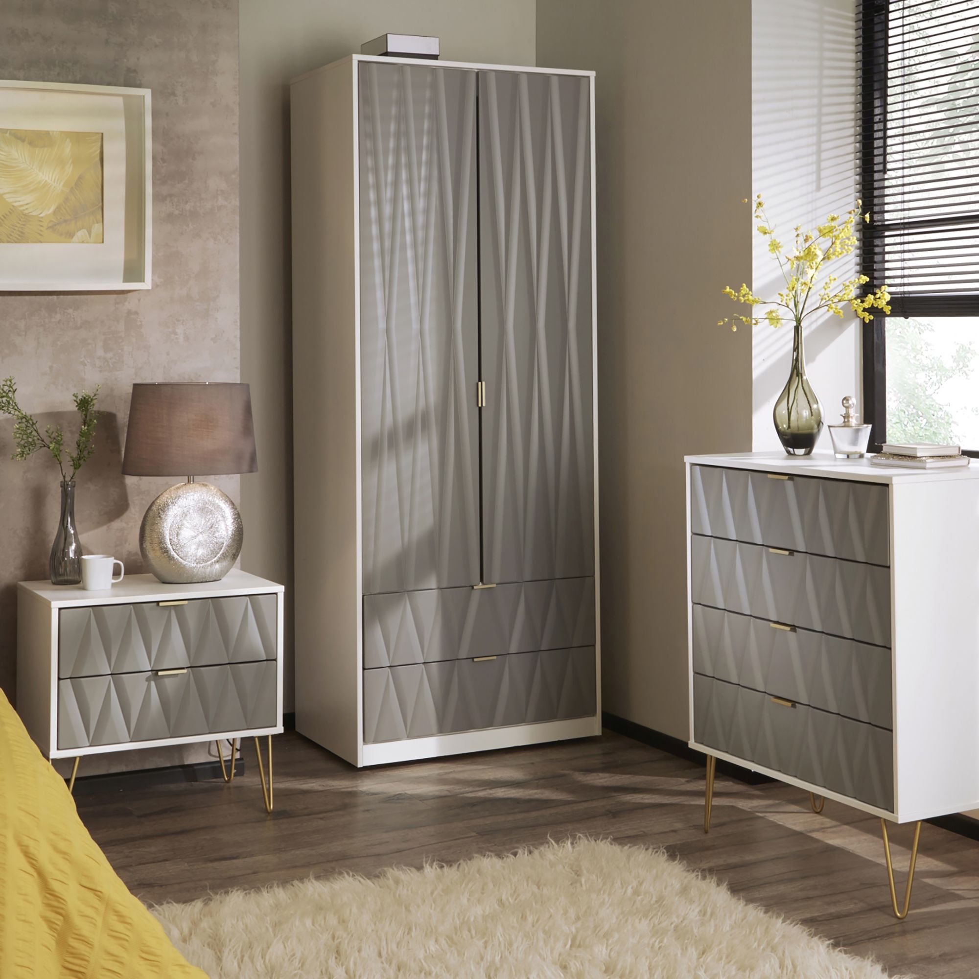Diamond Matt grey & white 3 Drawer Chest of drawers (H)740mm (W)765mm (D)395mm