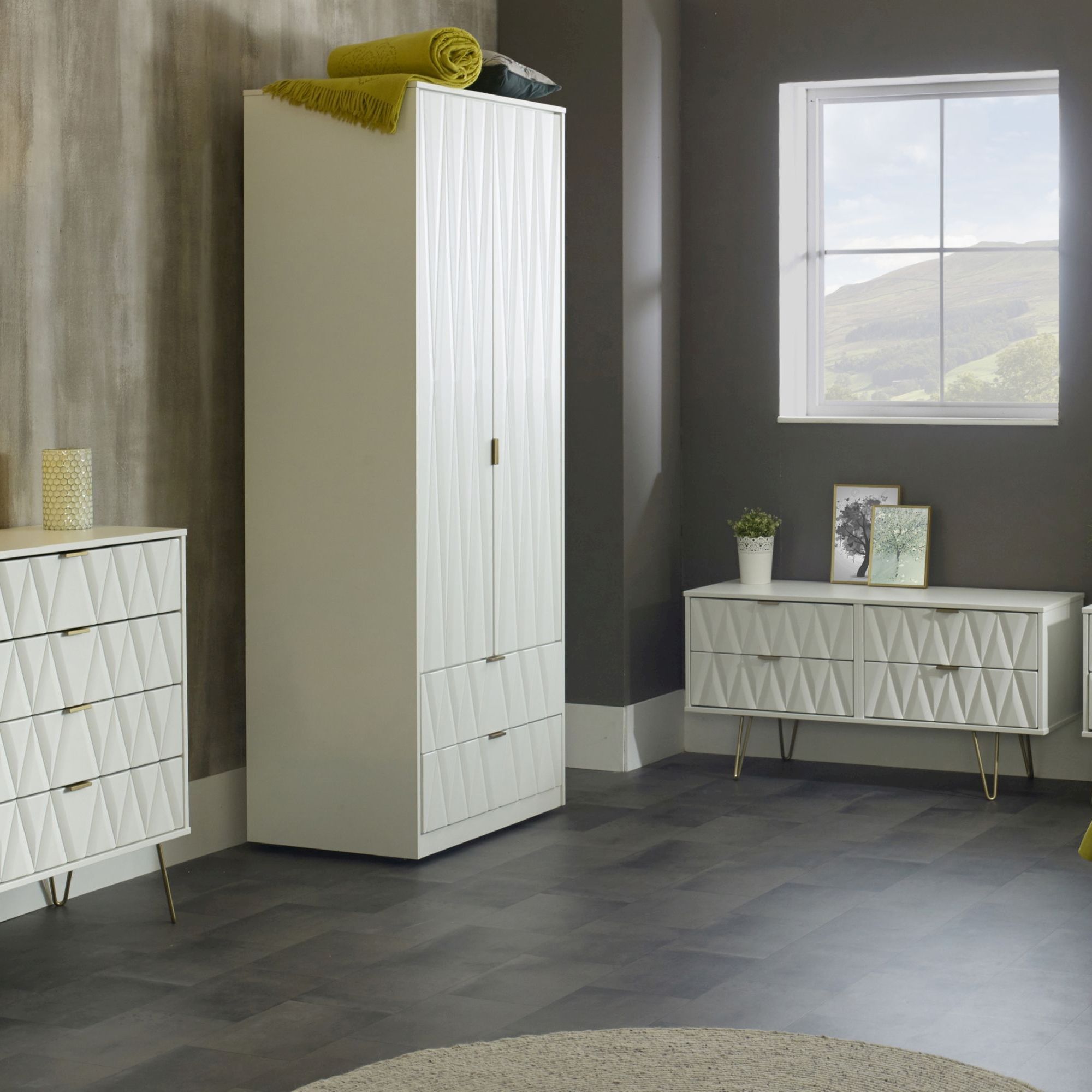 Diamond Ready assembled Matt white 1 Drawer Small Side table (H)410mm (W)575mm (D)395mm