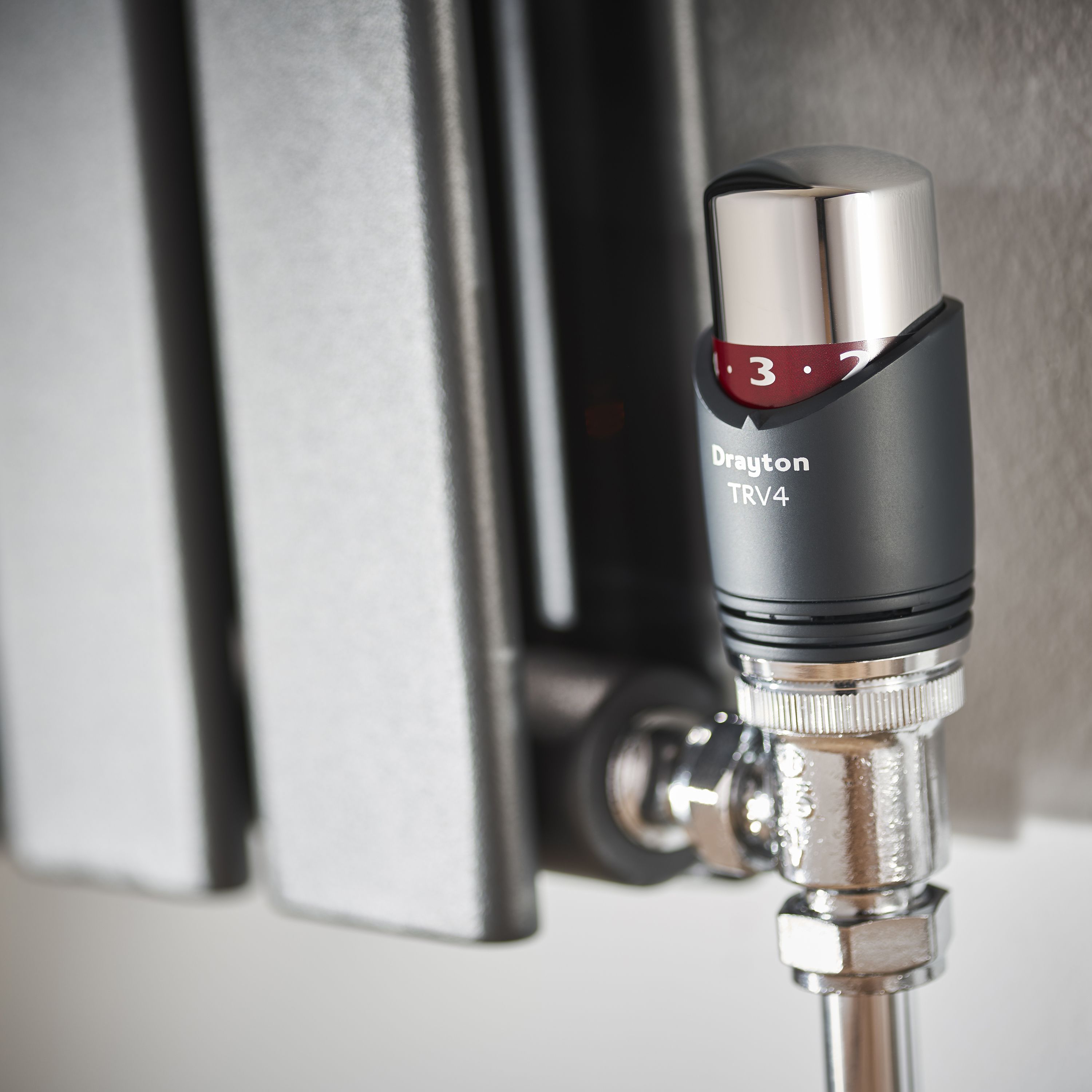 Drayton 07 05 210 Anthracite Angled Thermostatic Radiator valve & lockshield (Dia)15mm