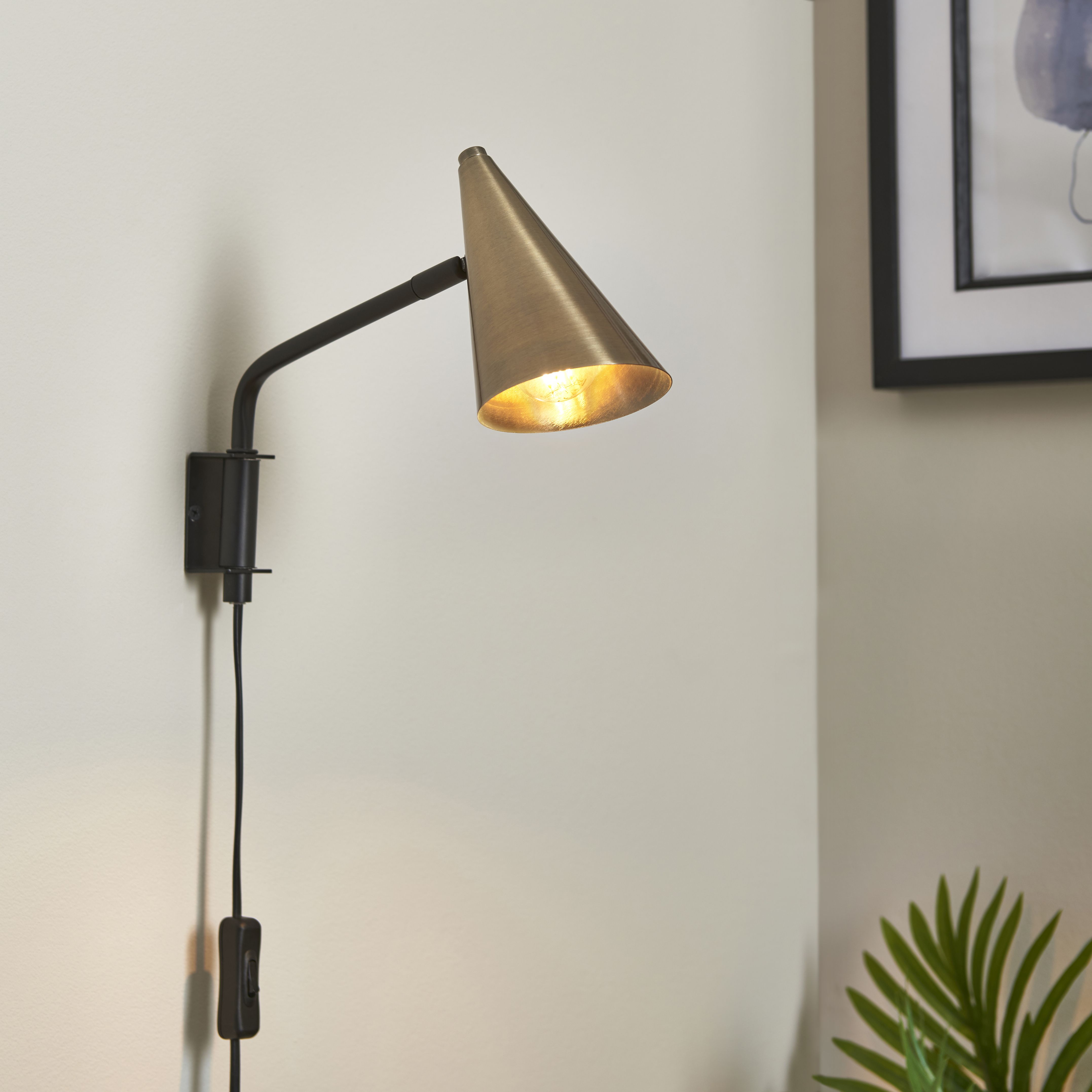 Plug lamp deals wall