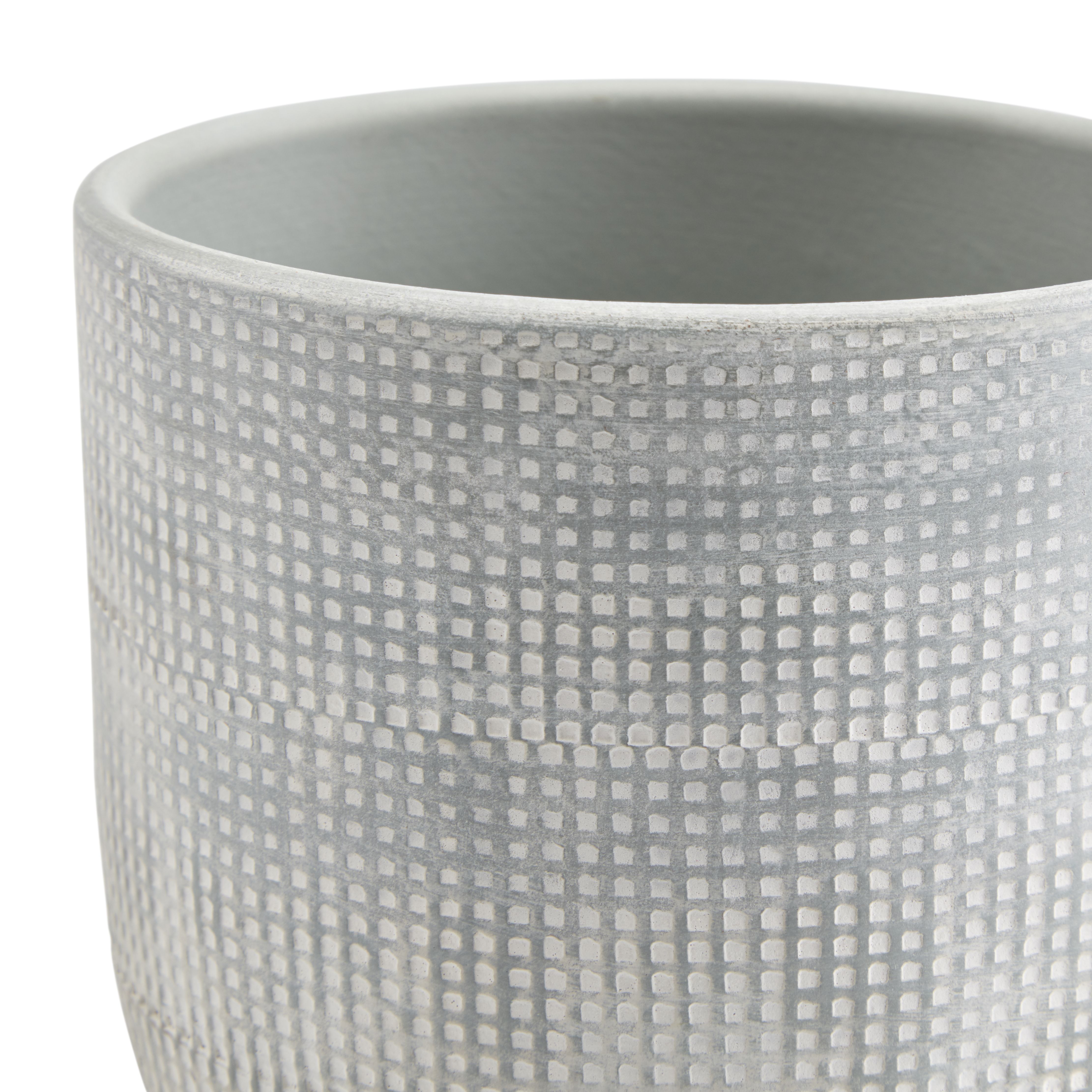 Duck egg Clay Dotted Circular Plant pot (Dia)12cm