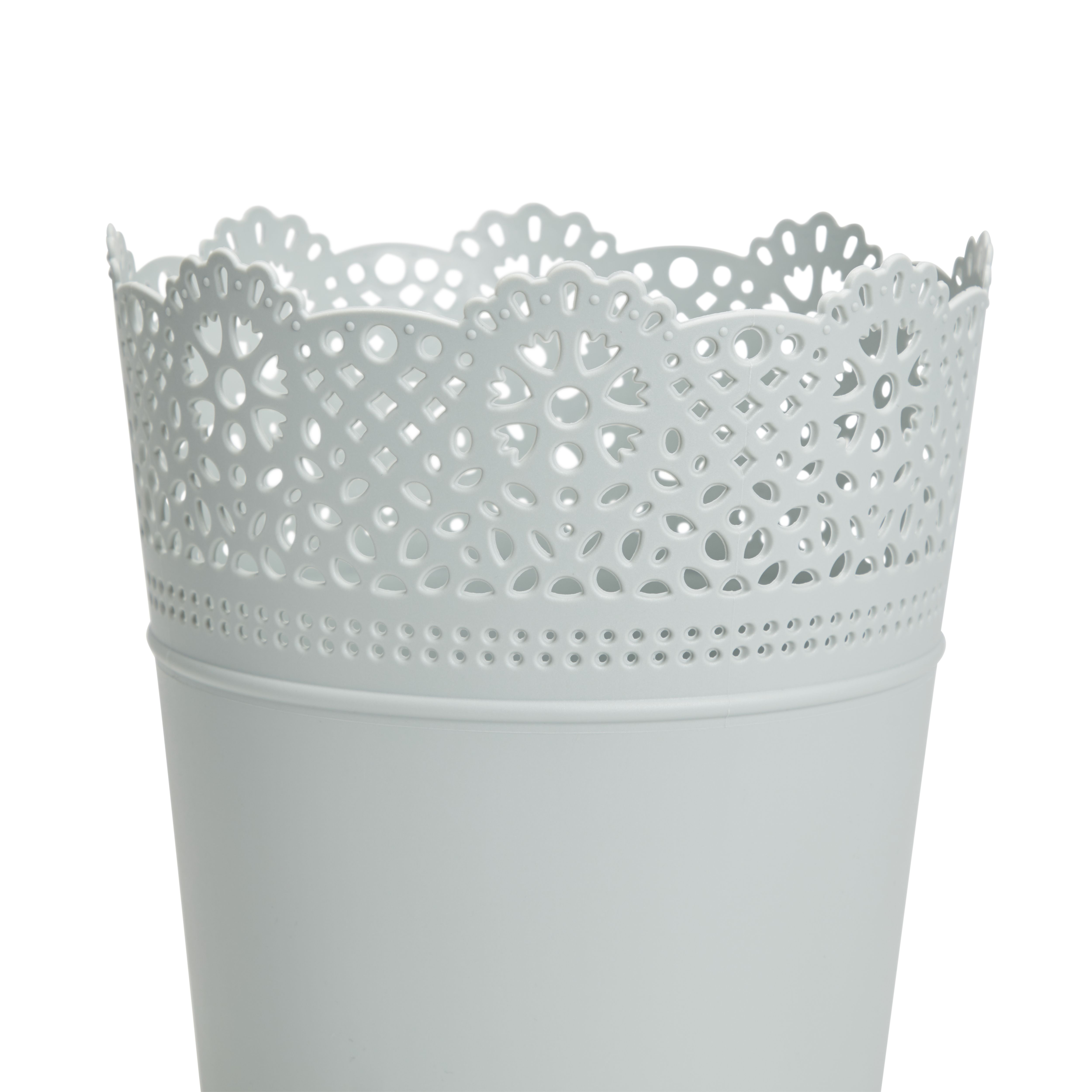 Duck egg Plastic Lace Circular Plant pot (Dia)18cm