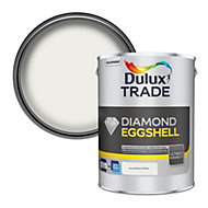 Dulux Trade Diamond Pure brilliant white Eggshell Metal & wood paint, 5L