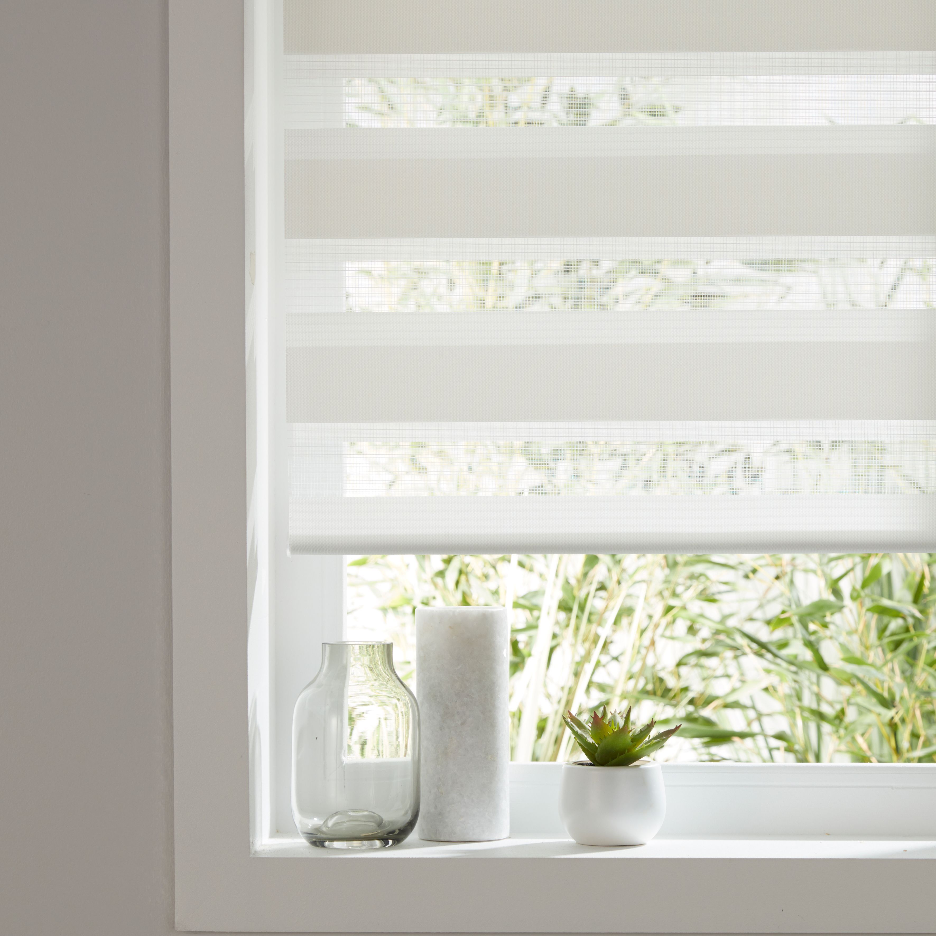Elin Corded White Striped Day & night Roller blind (W)90cm (L)180cm