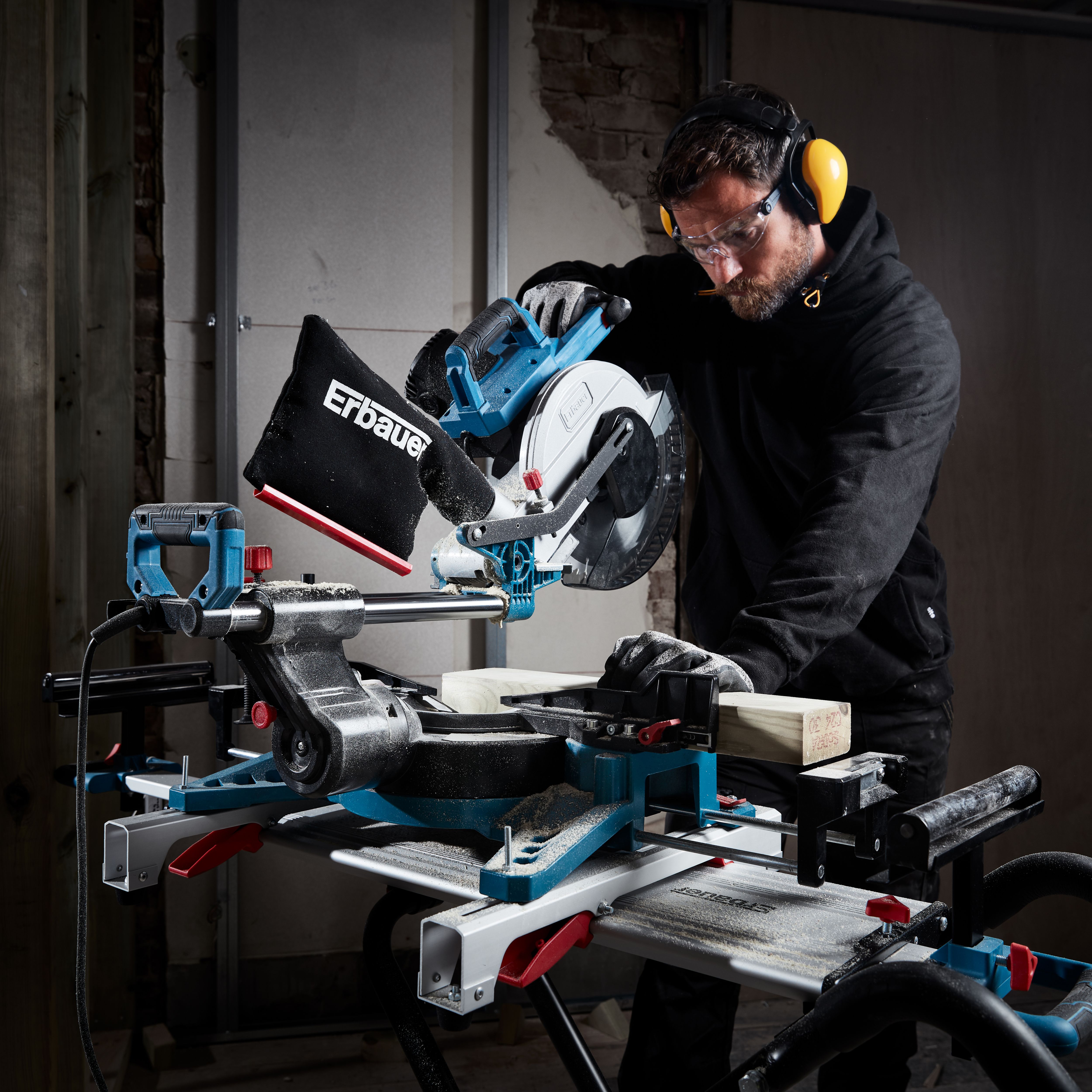 Erbauer 1800W 220-240V 254mm Corded Sliding mitre saw EMIS254S