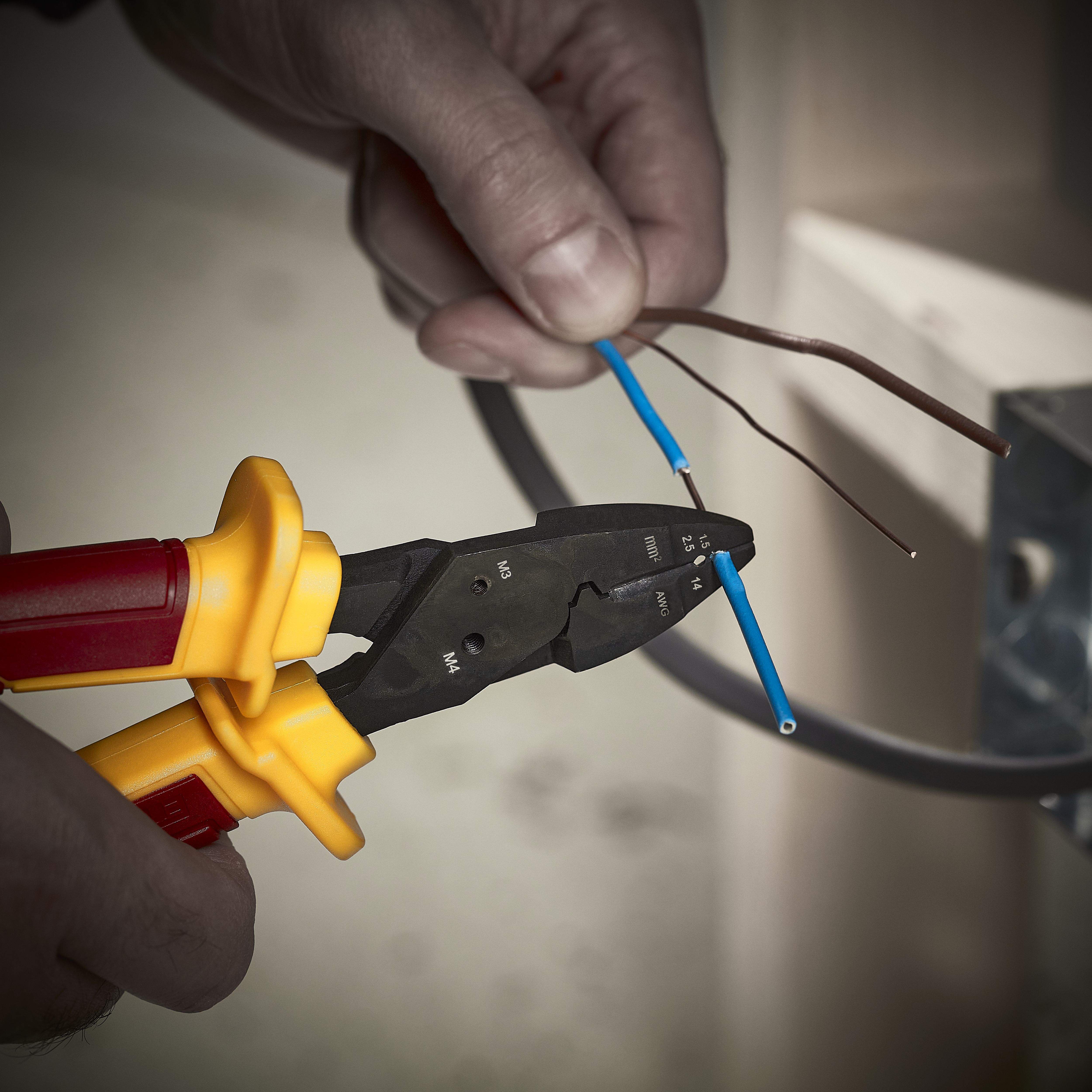 Erbauer 190mm Red Diagonal/side cutter