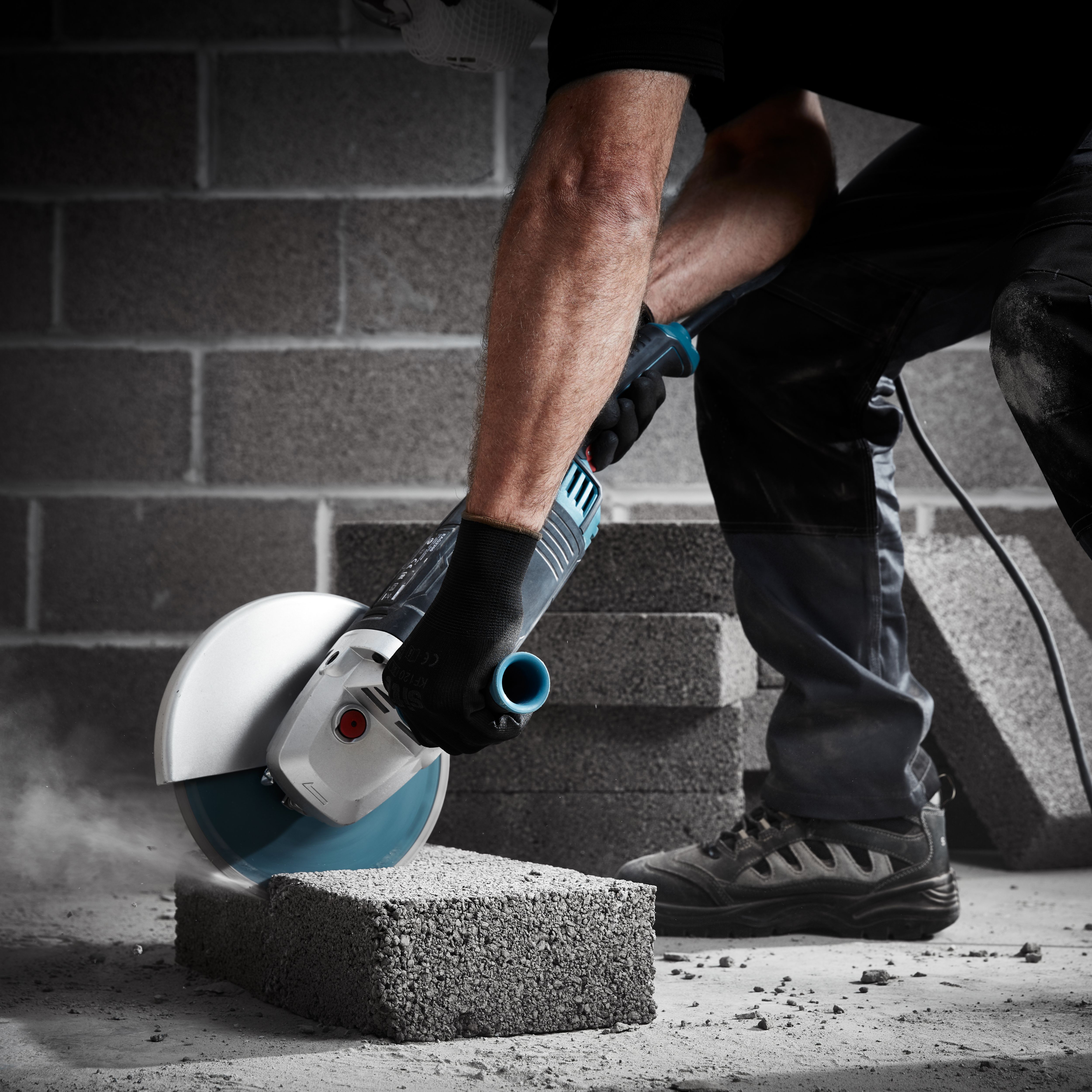 Erbauer 2200W 240V 230mm Corded Angle grinder EAG2200