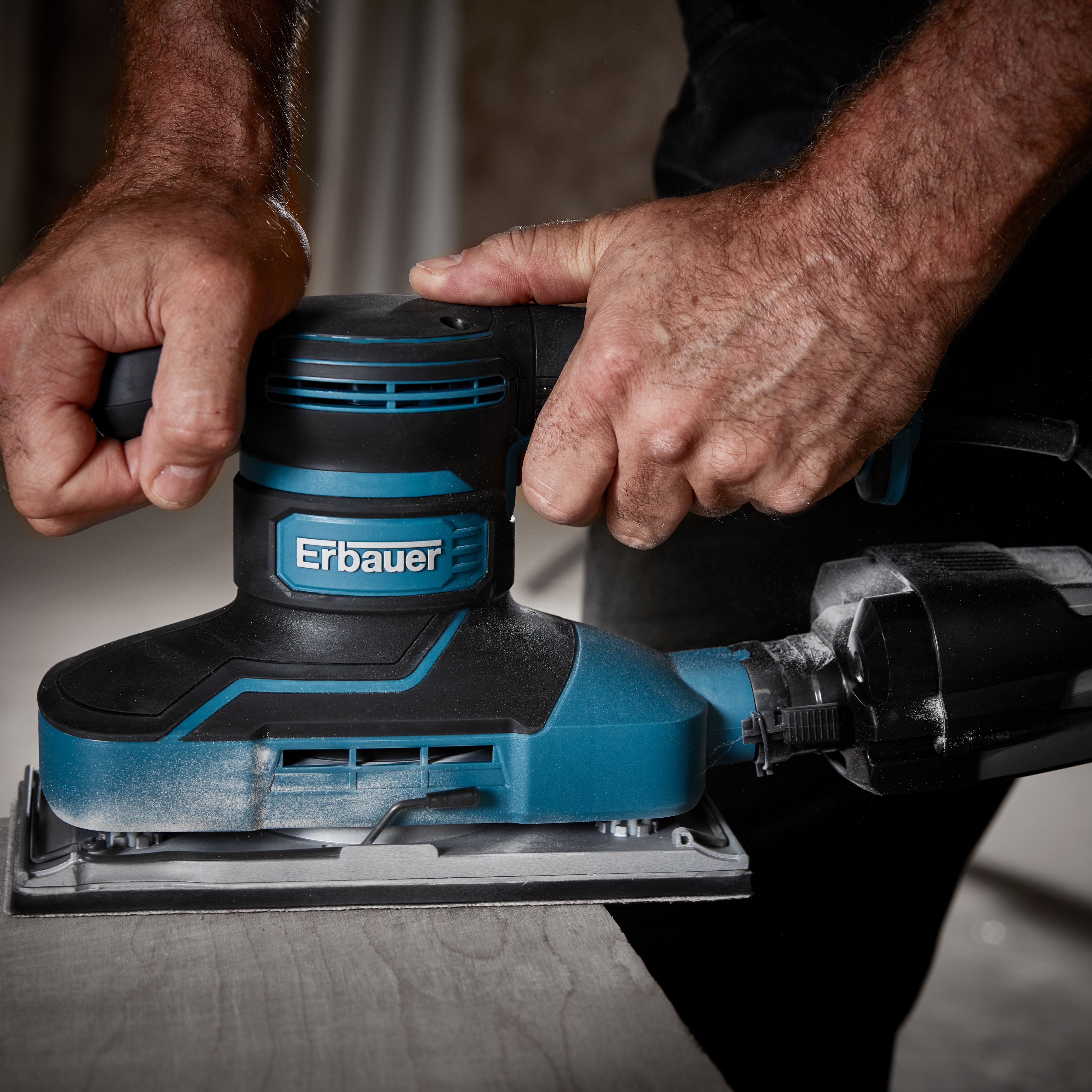 https://kingfisher.scene7.com/is/image/Kingfisher/erbauer-260w-220-240v-corded-1-3-sheet-sander-etss260~3663602796886_03bq?$MOB_PREV$&$width=618&$height=618