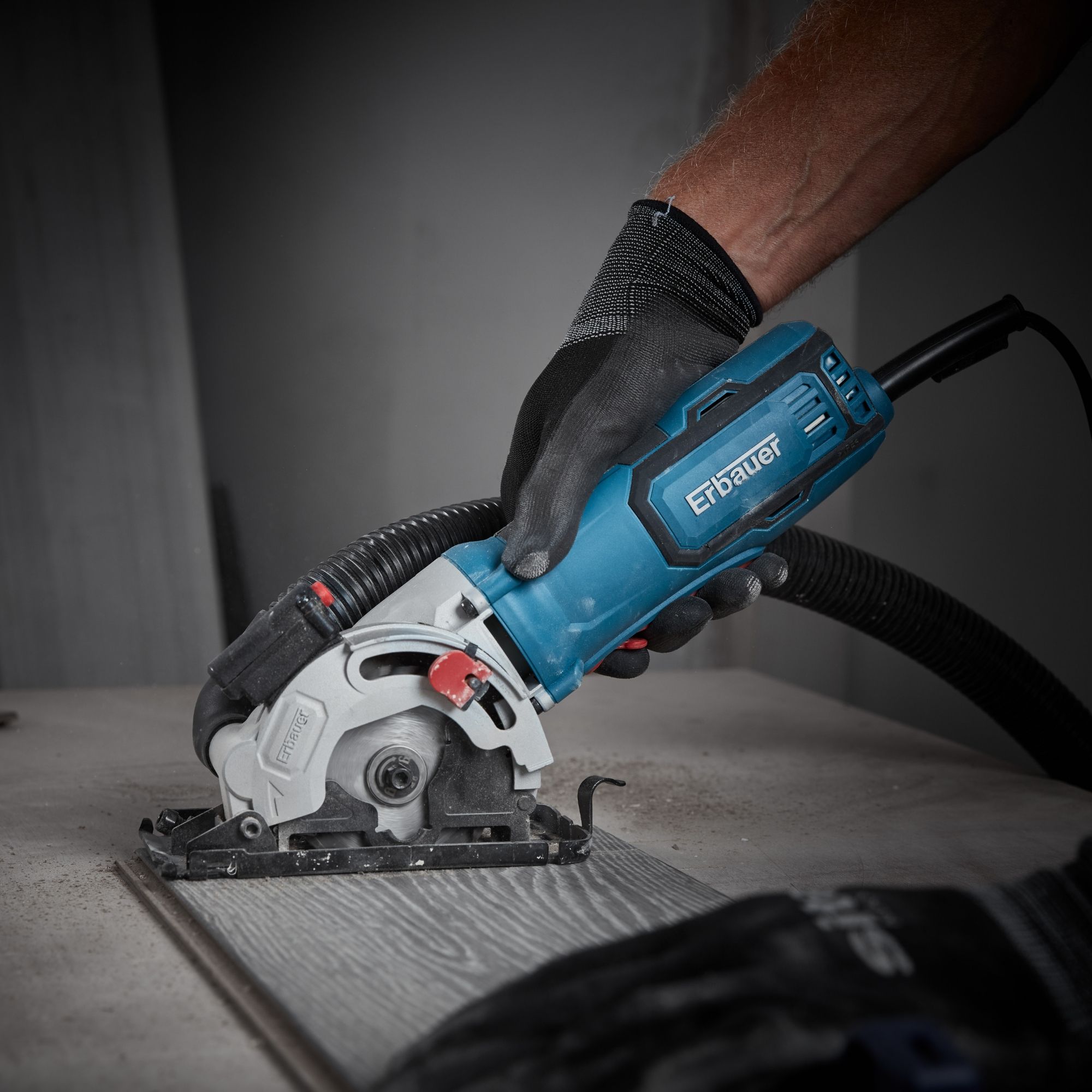 Erbauer 650W 220-240V 85mm Corded Mini saw EMCS650