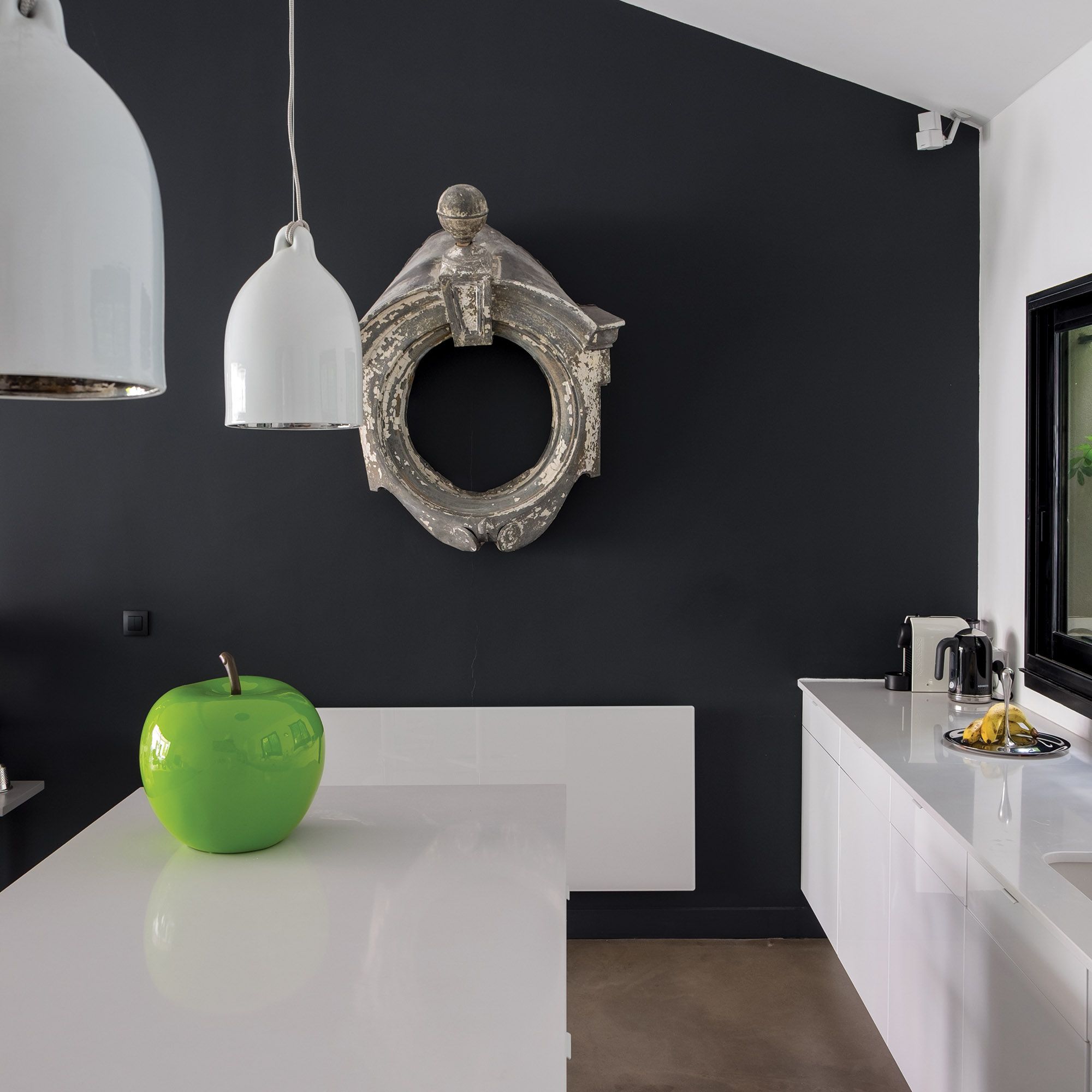 Farrow & Ball Estate Pitch Black No.256 Eggshell Paint, 2.5L