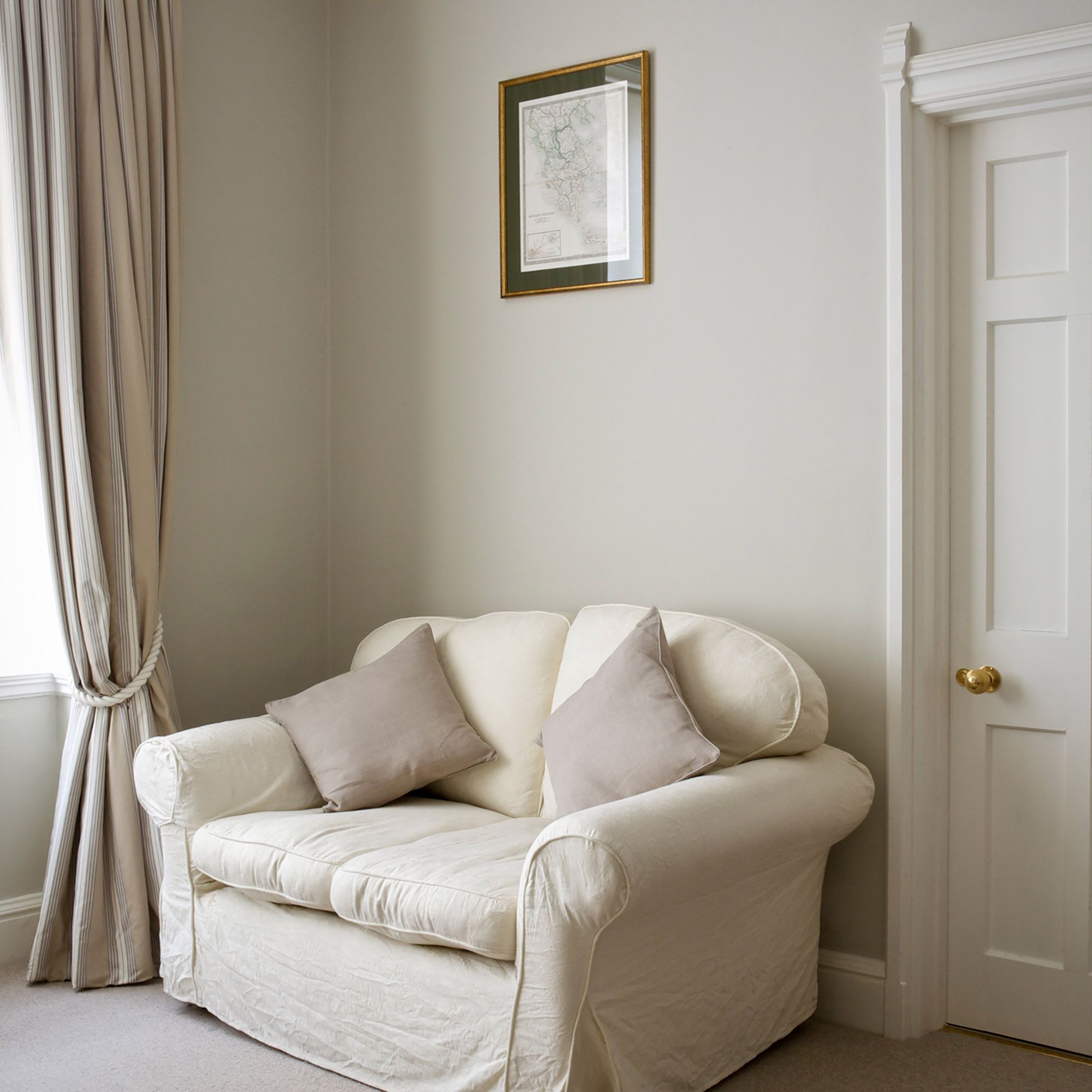 Farrow & Ball Modern Old White No.4 Eggshell Paint, 750ml