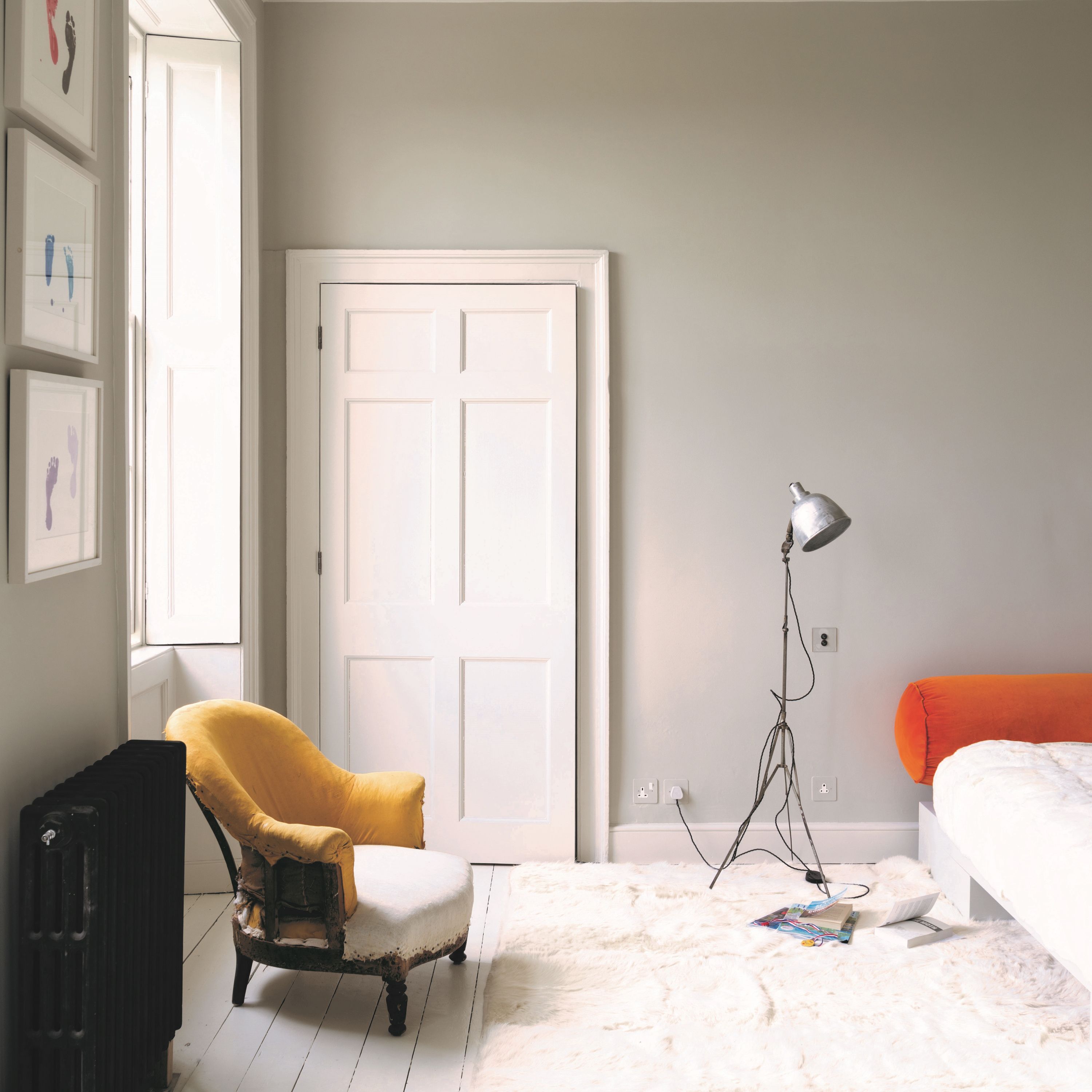 Farrow & Ball Modern Skimming stone No.241 Matt Emulsion paint, 2.5L