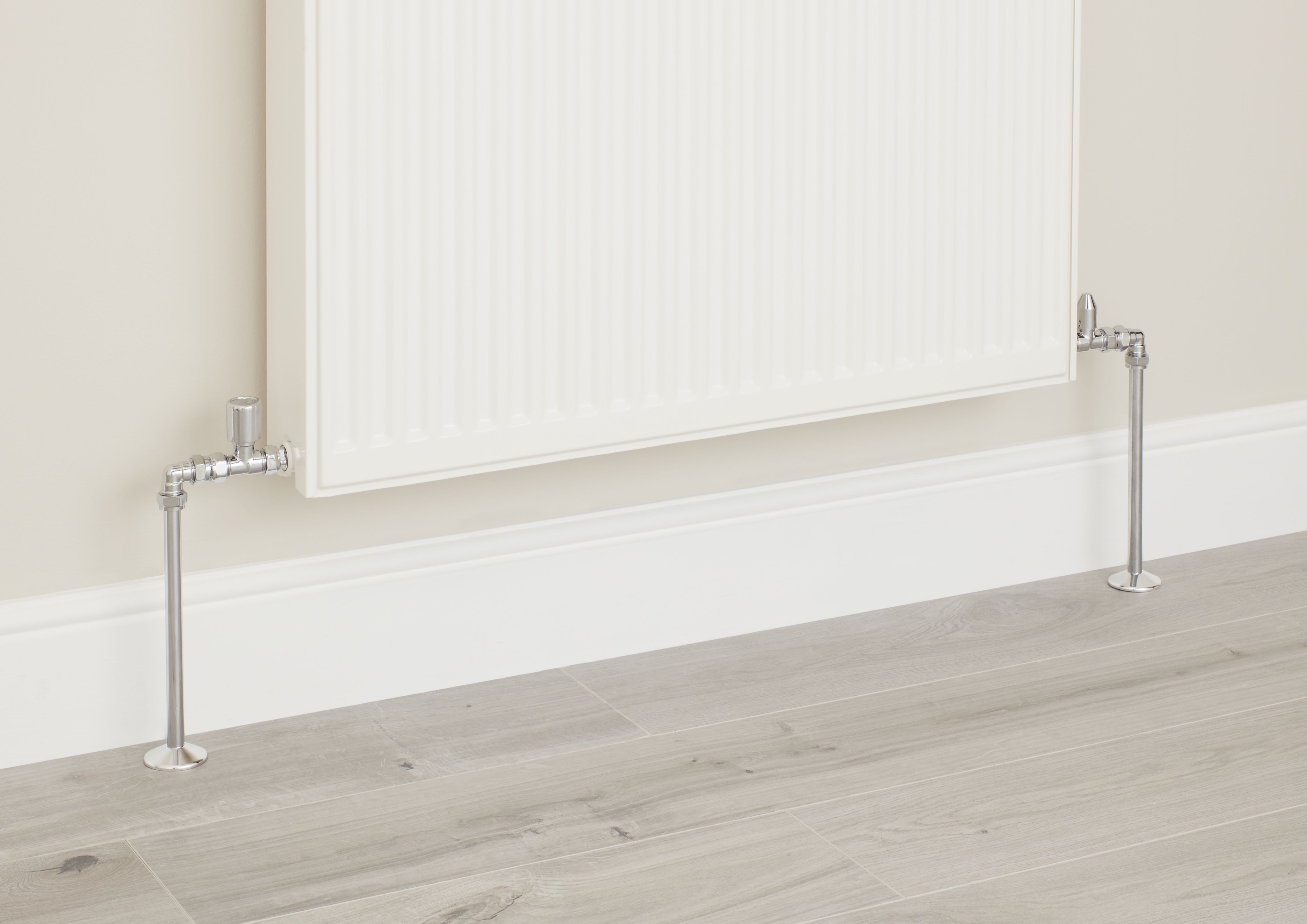 Flomasta Gloss chrome effect Straight Manual Radiator valve (Dia)15mm x ½" (Dia) 15mm