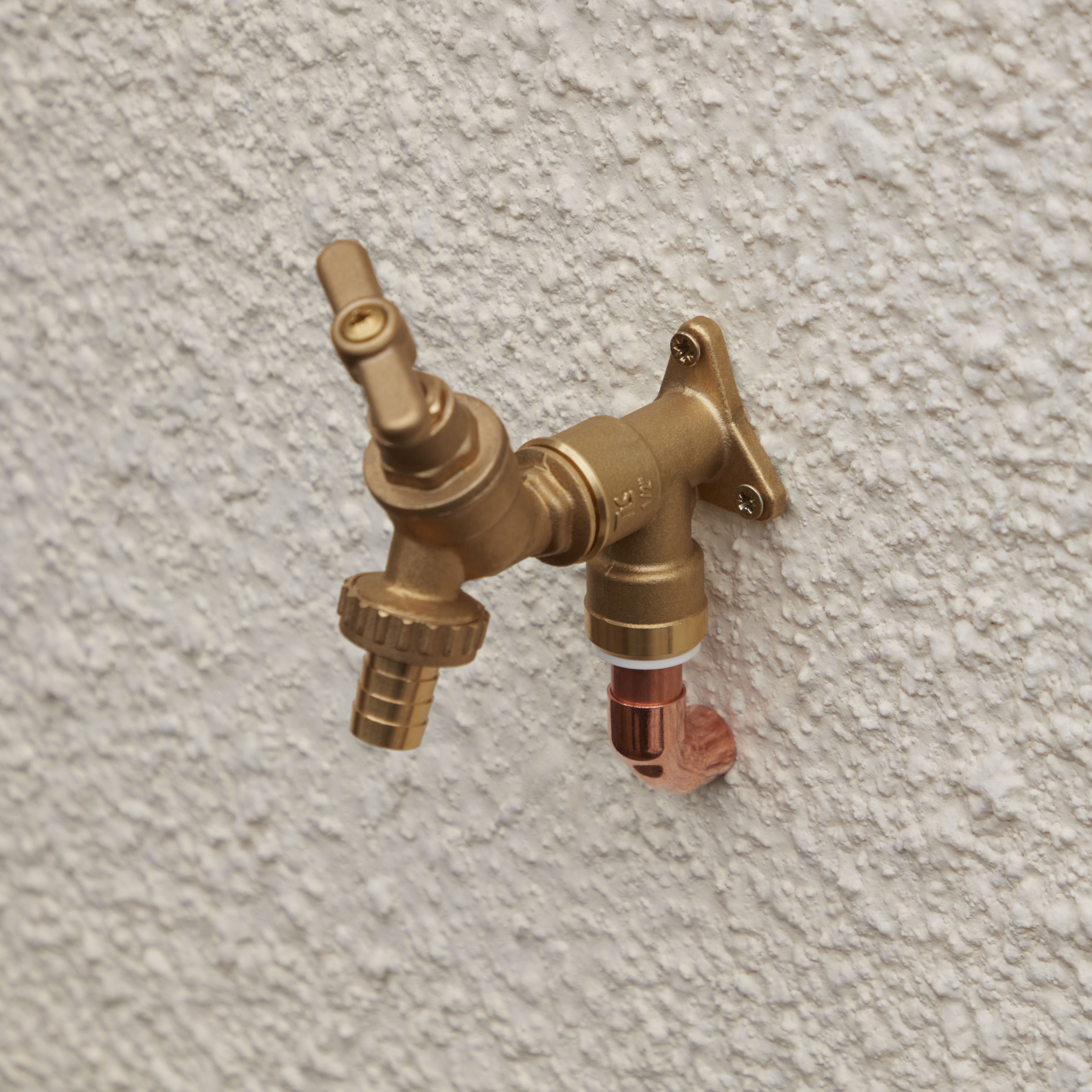 Flomasta Push-fit 90° Reducing Wallplate Elbow valve (Dia)15mm