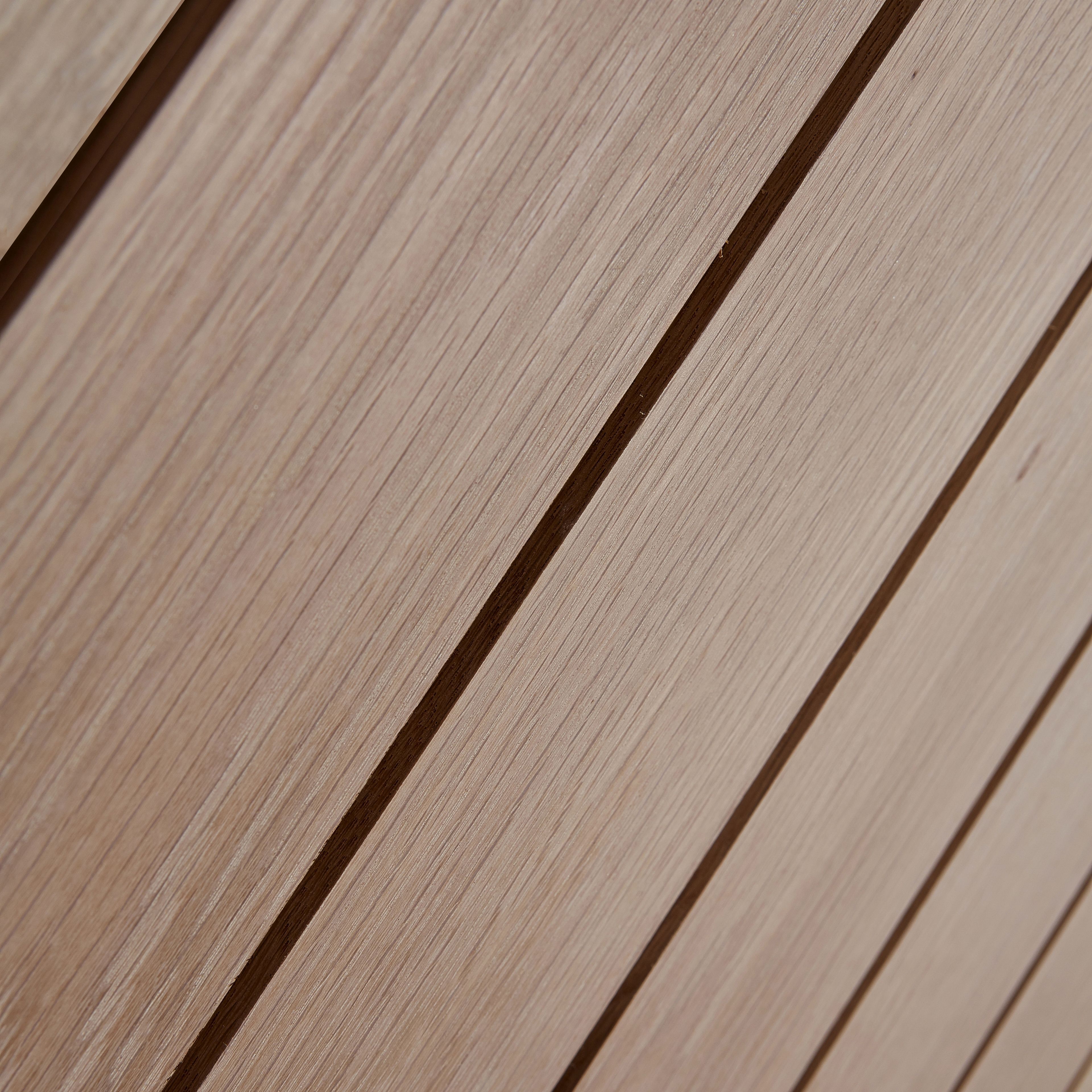 Fully finished Unglazed Cottage Oak veneer Internal Door, (H)1981mm (W)762mm (T)35mm