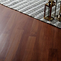 Geraldton Natural Oak effect Laminate Flooring