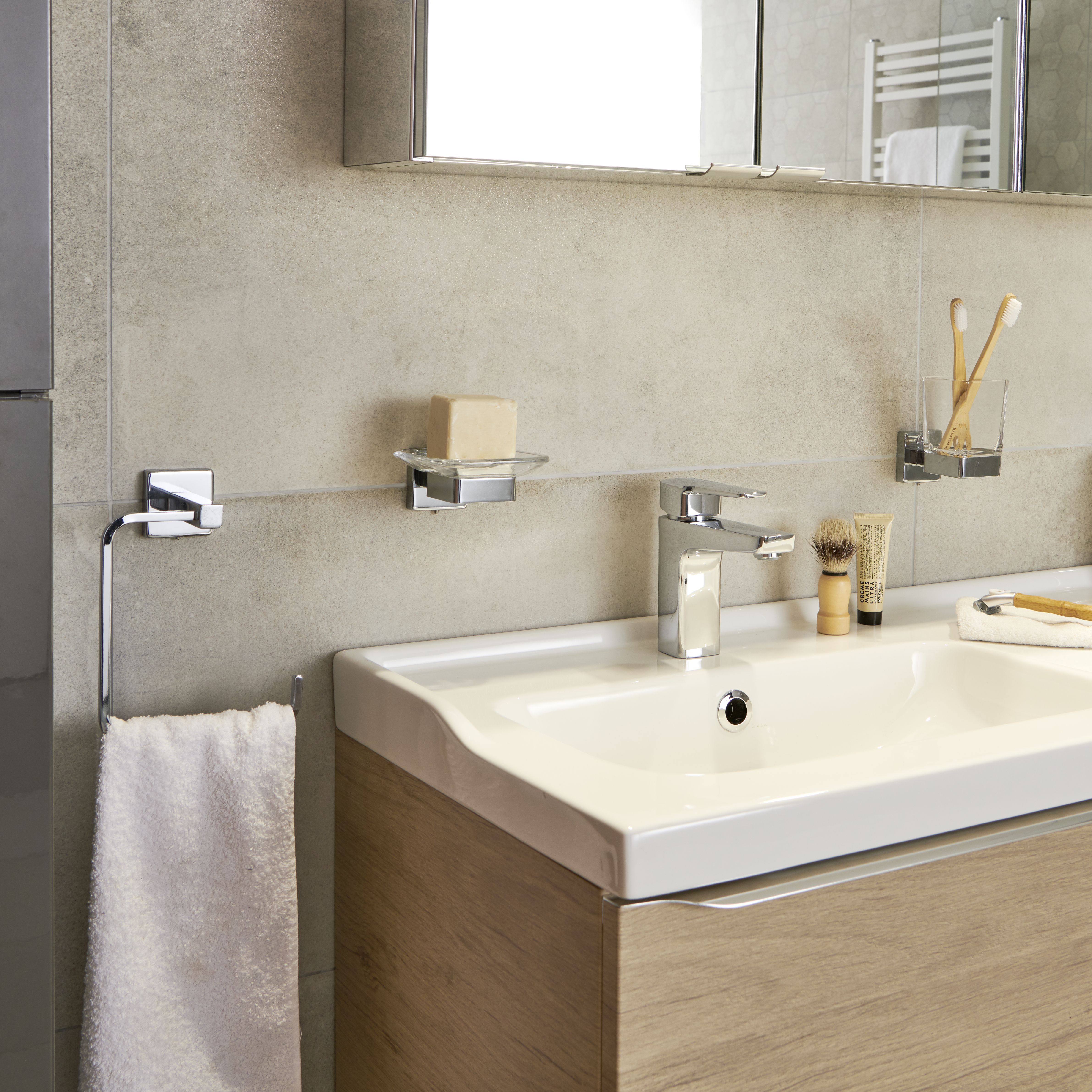 GoodHome Alessano Chrome effect Glass & steel Soap dish