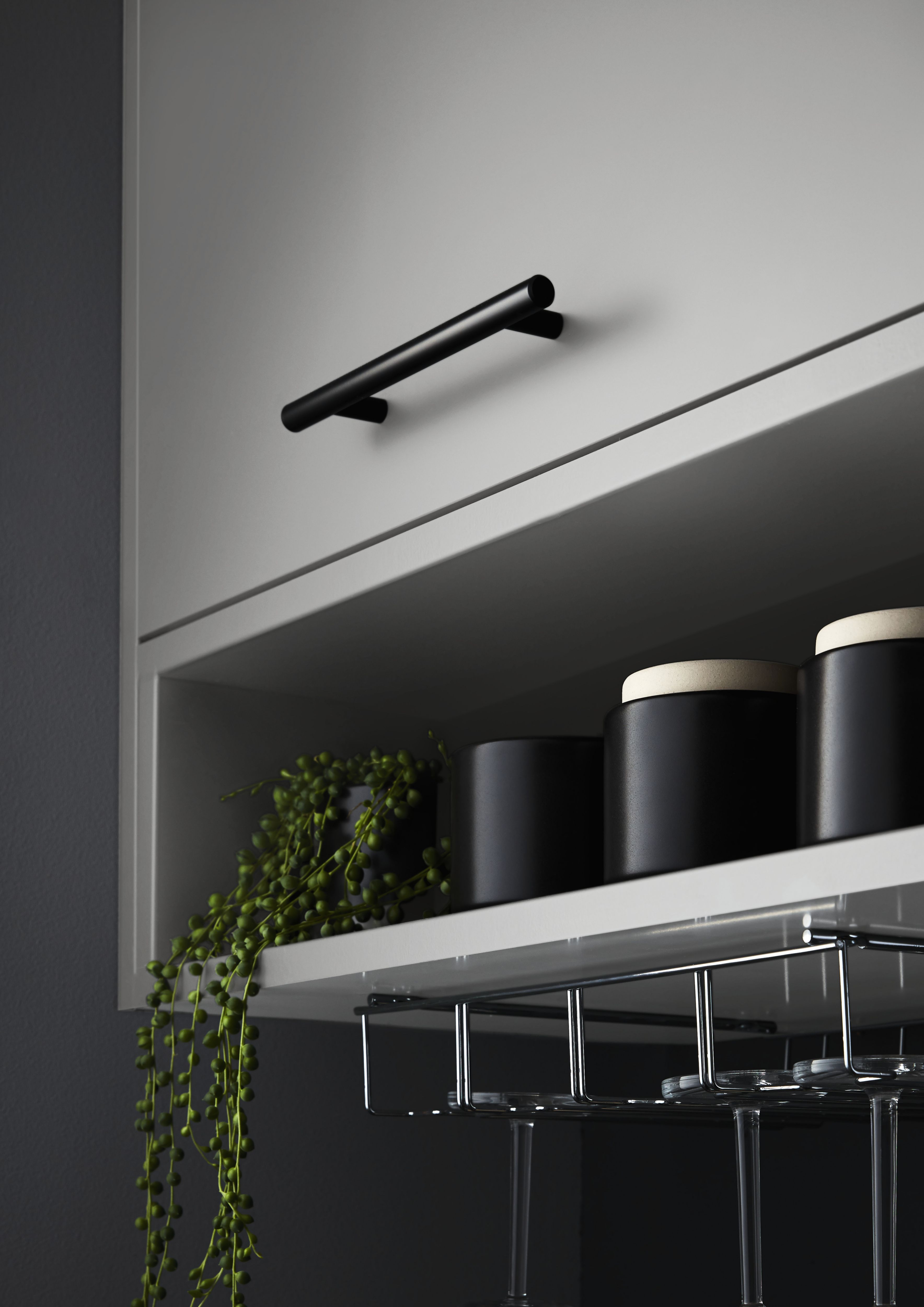 GoodHome Annatto Matt Black Kitchen cabinets Handle (L)188mm