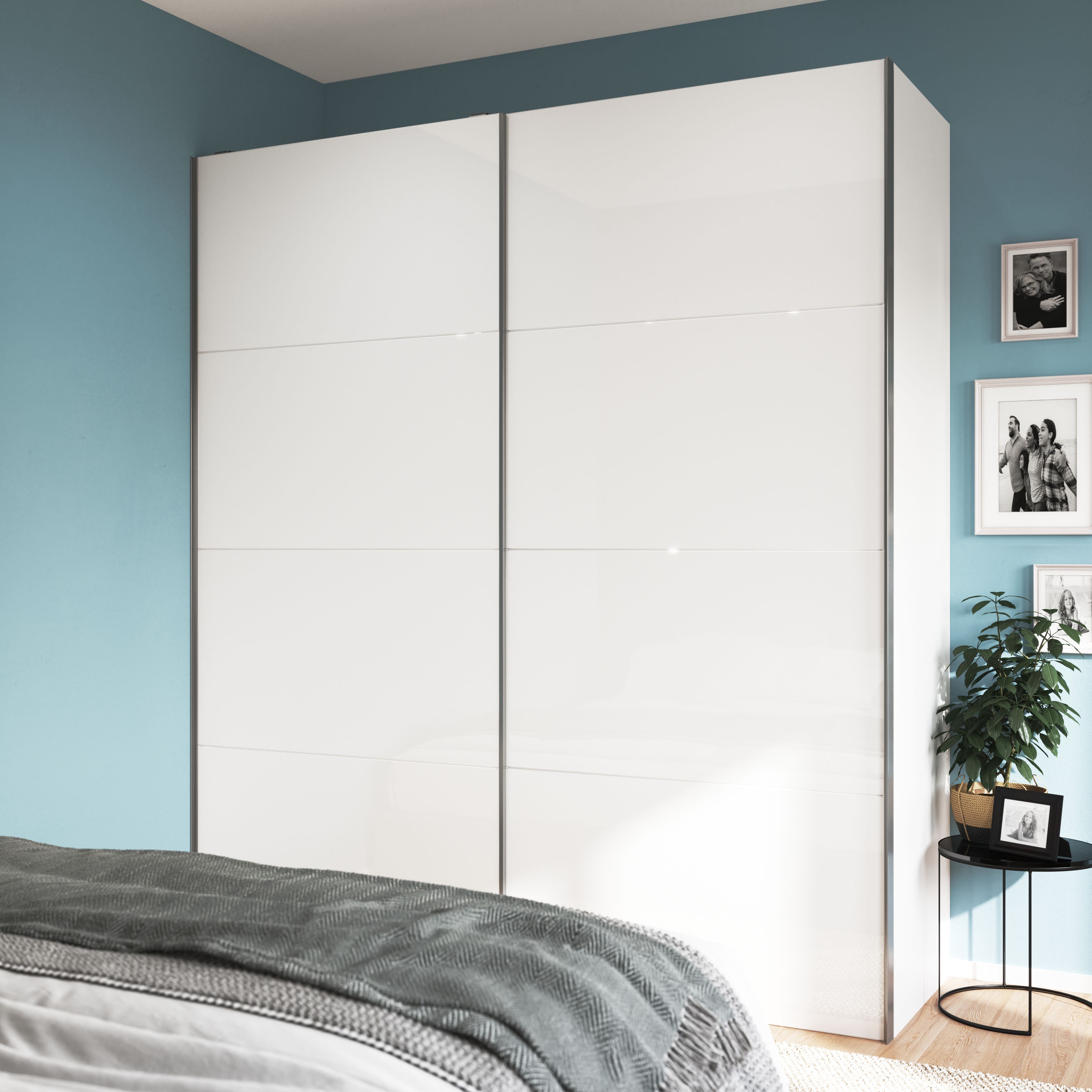 White gloss deals sliding wardrobe doors