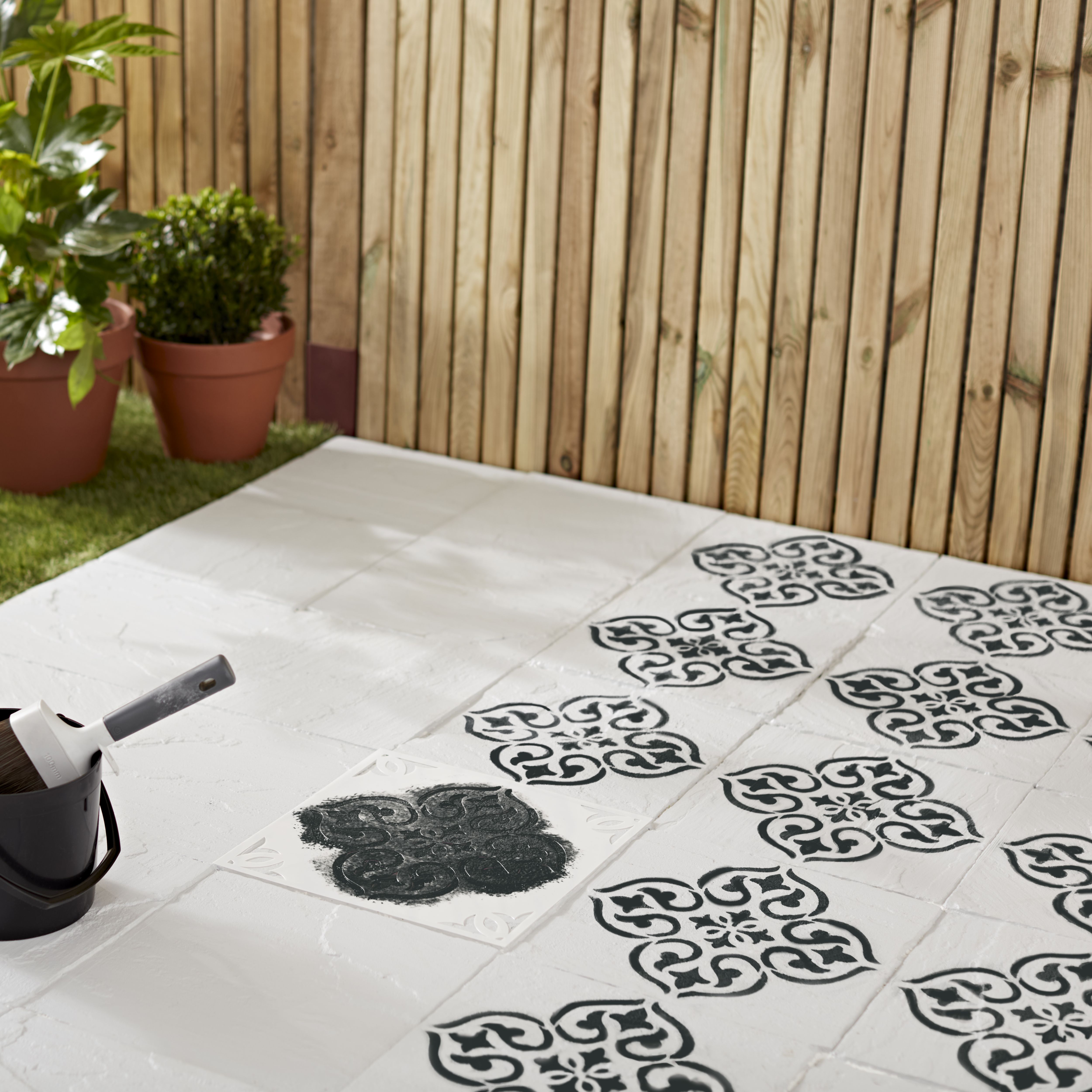 GoodHome Black Satin Patio & tile paint, 500ml Tin