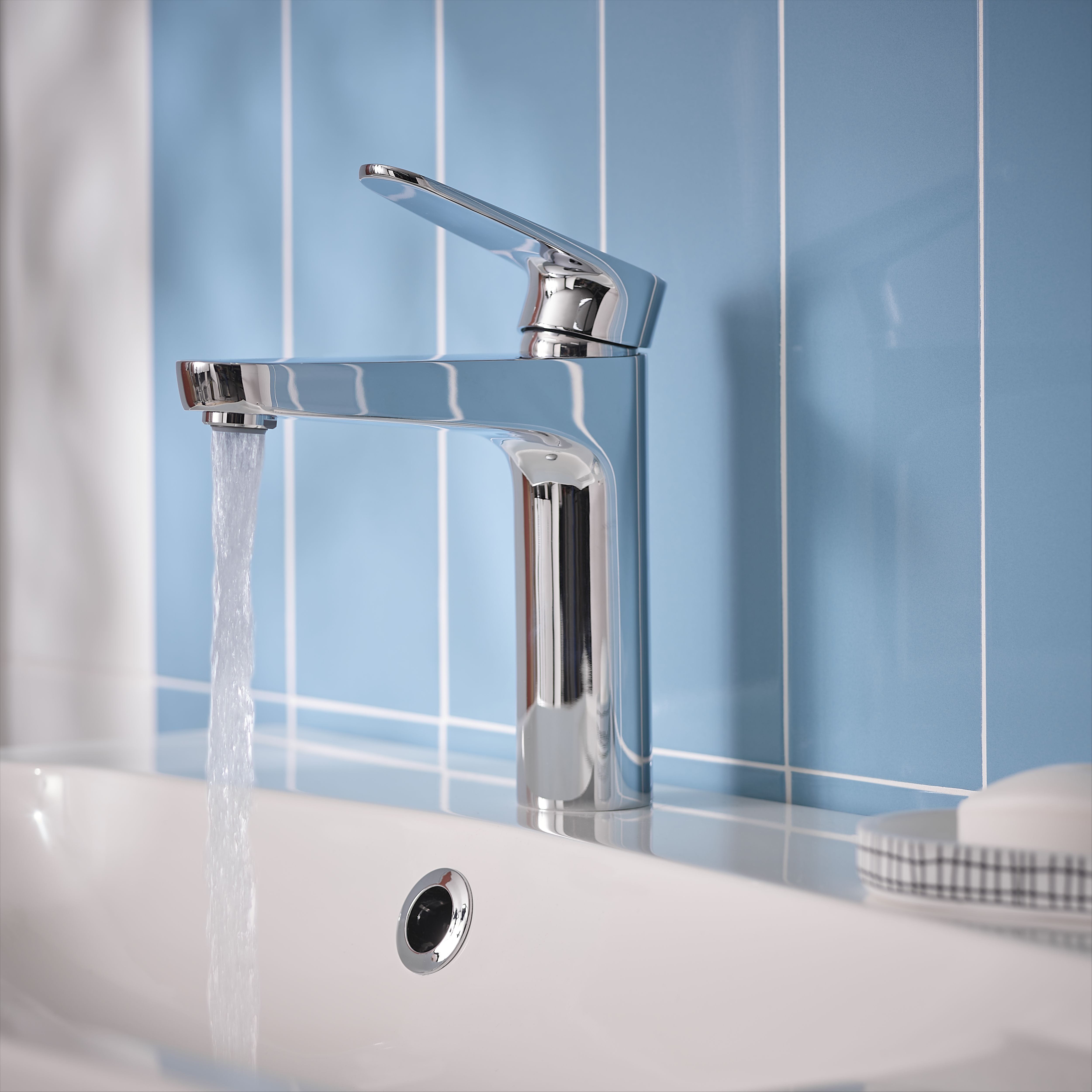 GoodHome Cavally Medium Gloss Chrome effect Round Deck-mounted Manual Basin Mono mixer Tap