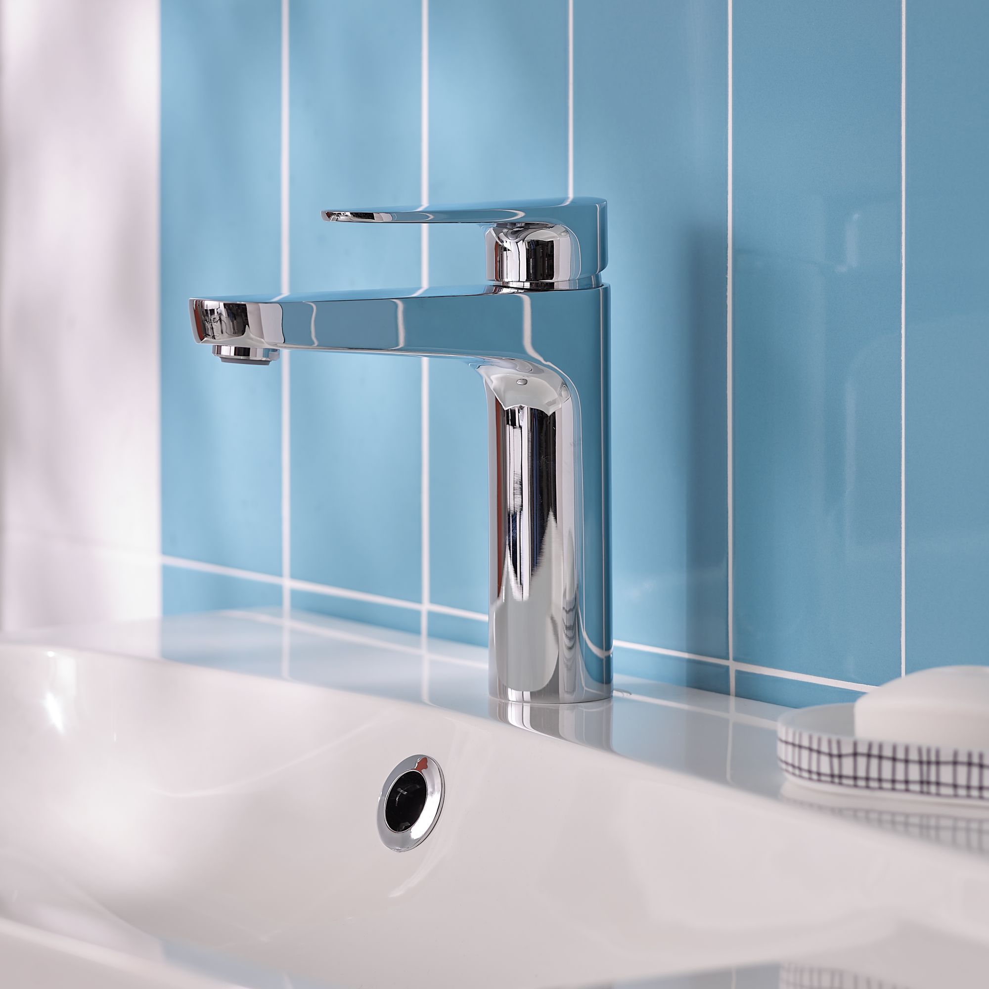 GoodHome Cavally Medium Gloss Chrome effect Round Deck-mounted Manual Basin Mono mixer Tap