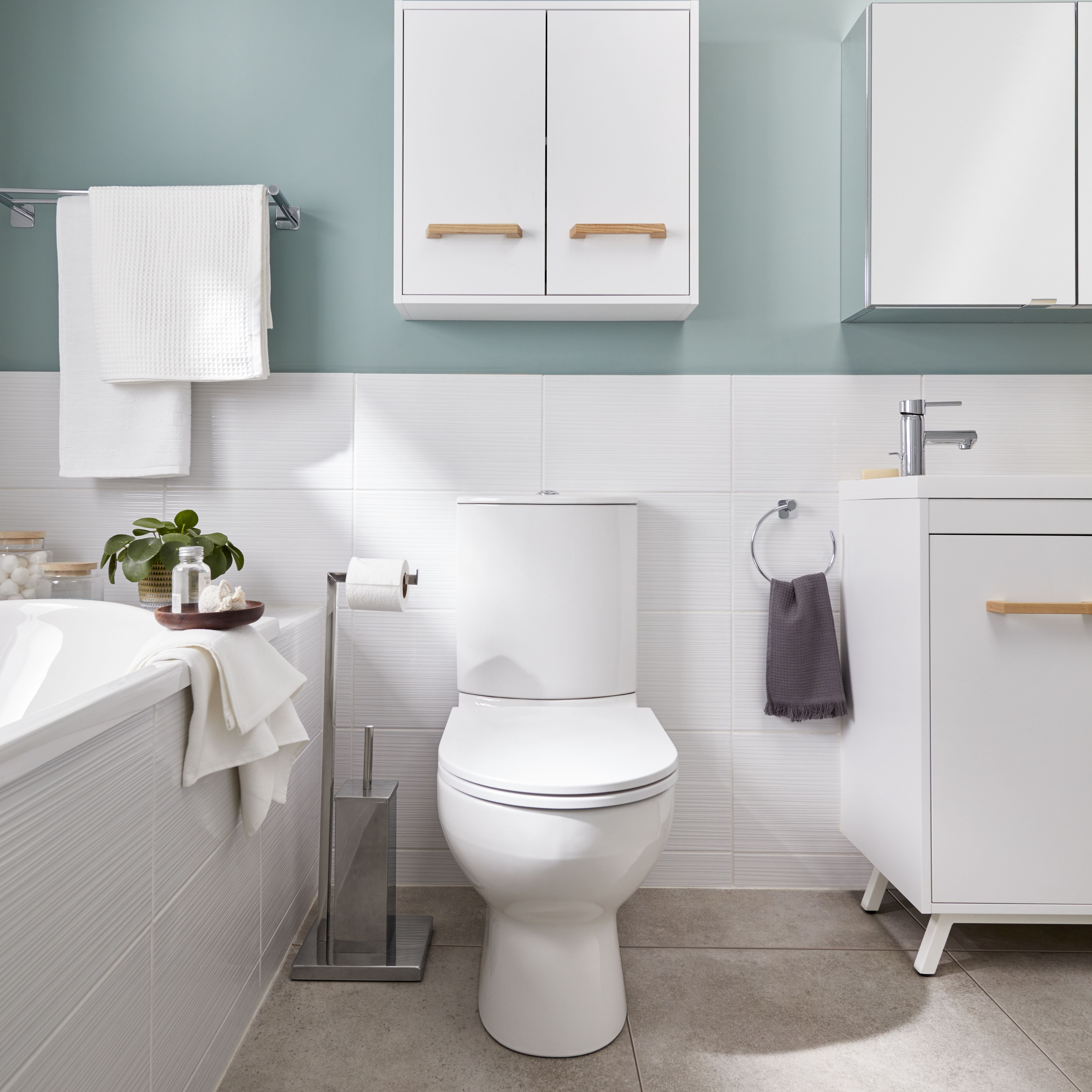 GoodHome Cavally White Close-coupled Floor-mounted Toilet & full pedestal basin (W)370mm (H)830mm