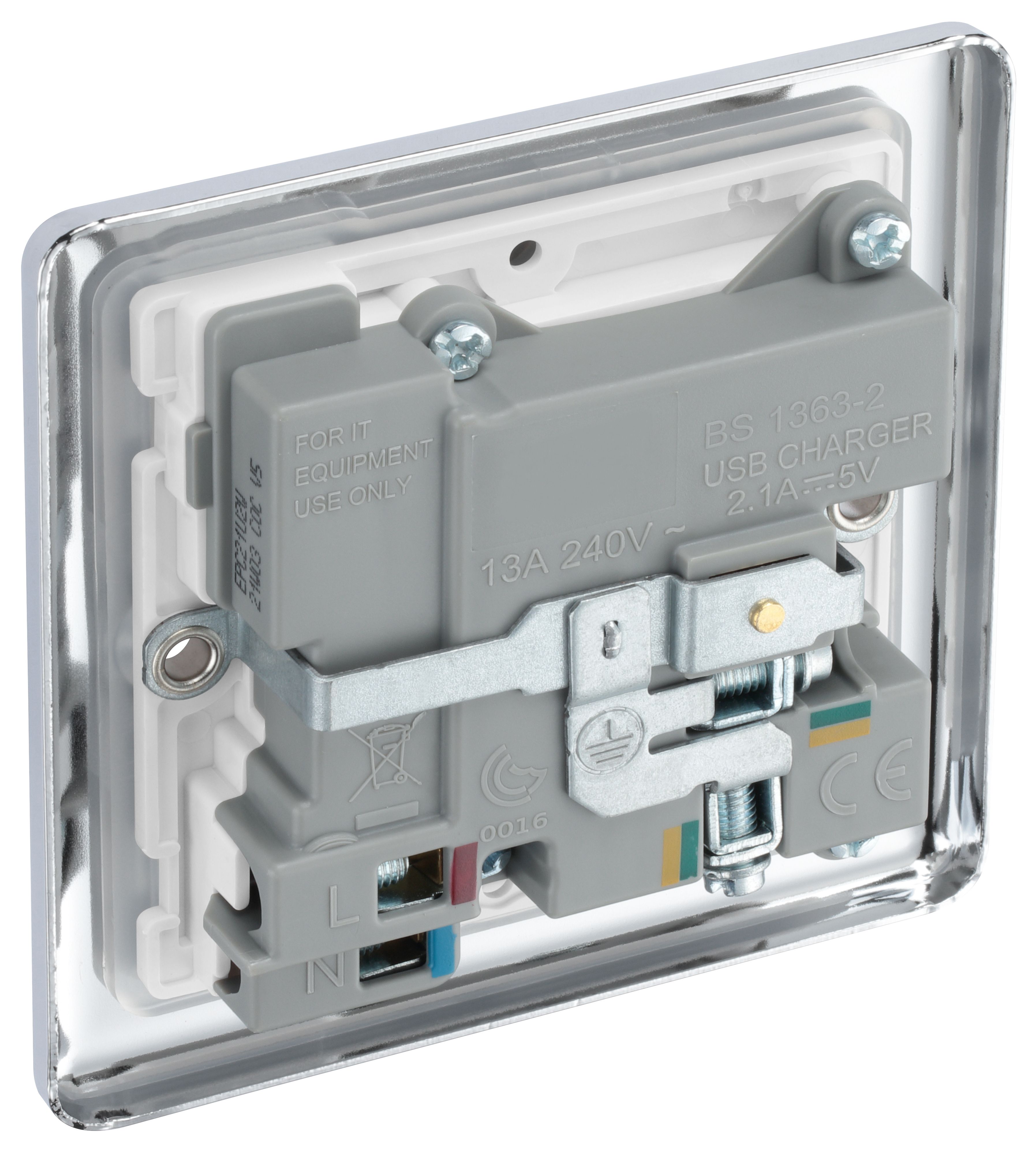 GoodHome Chrome Single 13A Switched Socket with USB x2 & White 