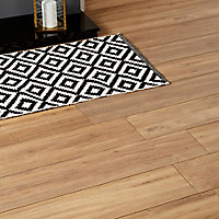 GoodHome Devonport Natural Oak effect Laminate Flooring, 2m² Pack of 8