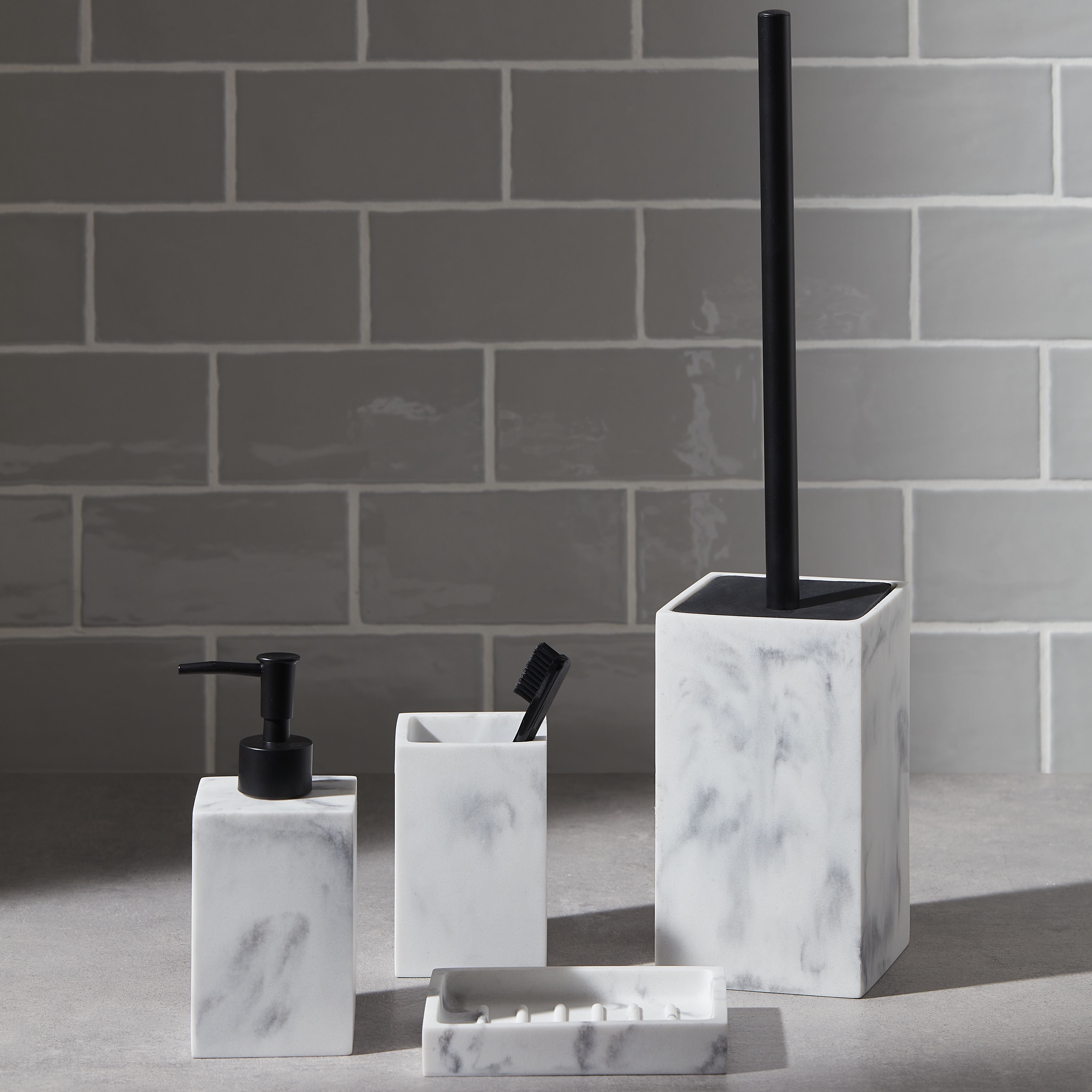 GoodHome Elland Matt White, grey Marble effect Polyresin Freestanding Soap dispenser
