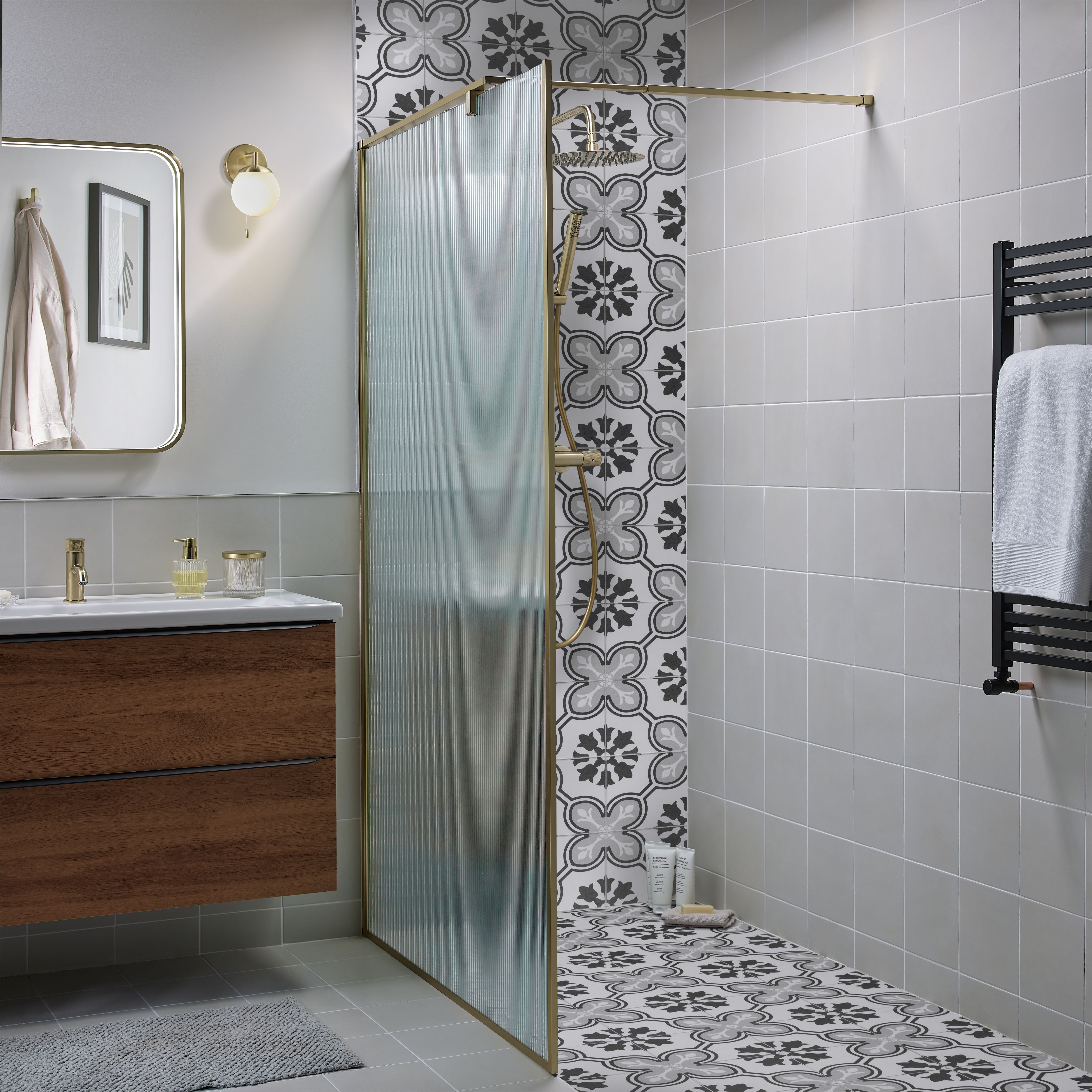 GoodHome Ezili Brass effect Textured glass Fixed Walk-in Front Shower panel (H)195cm (W)119cm