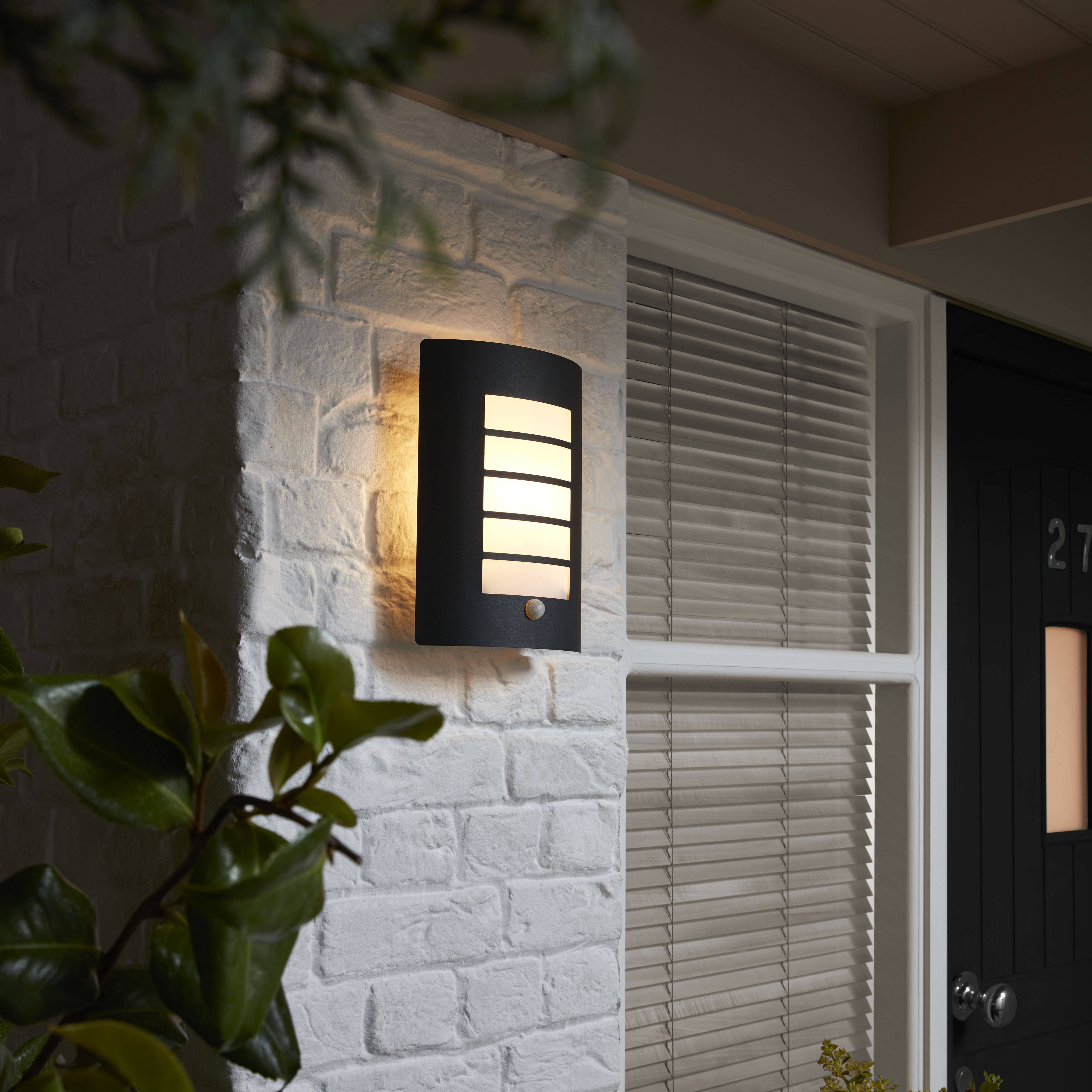 GoodHome Fixed Matt Dark Grey PIR Motion sensor Outdoor Wall light 40W