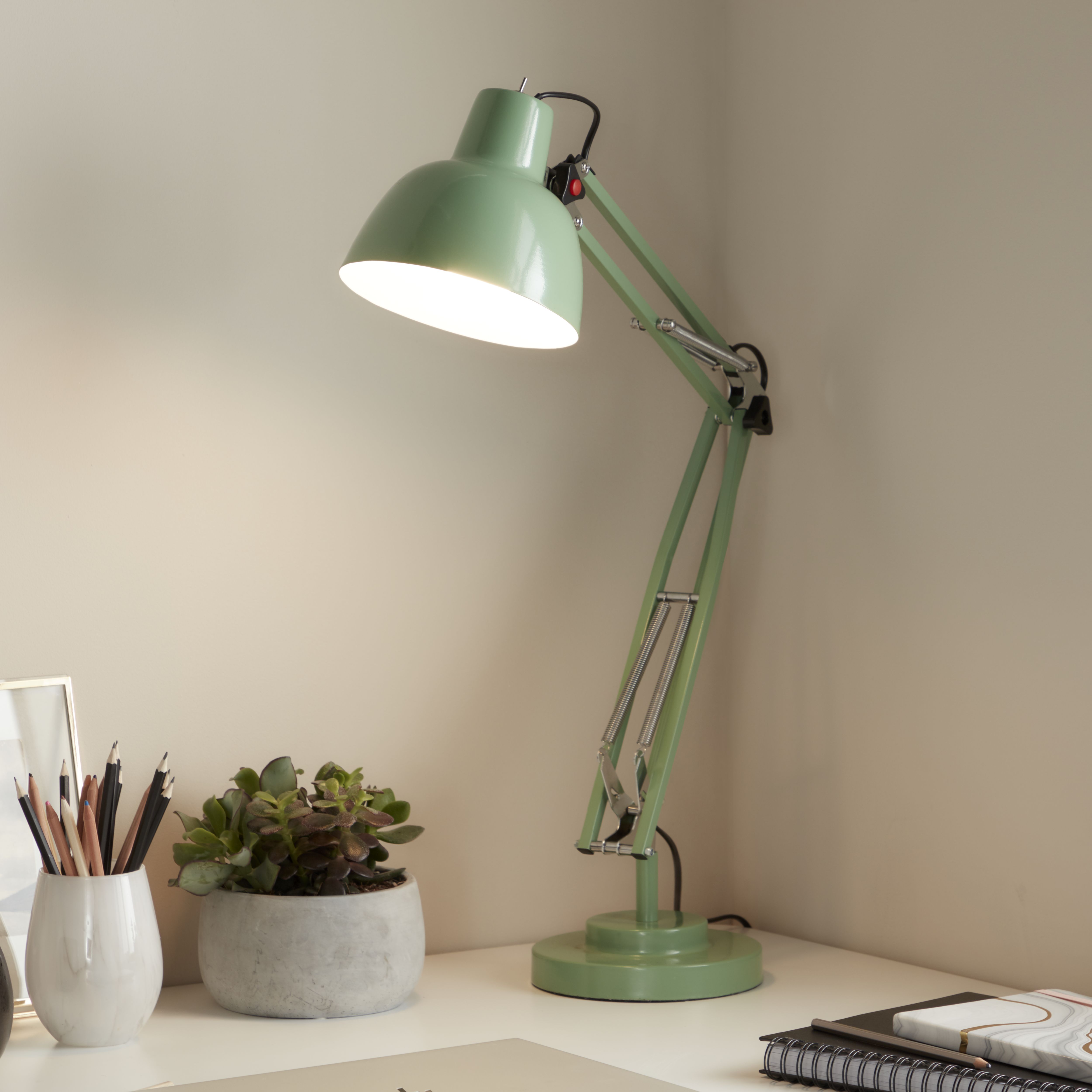 Green desk hot sale lamp