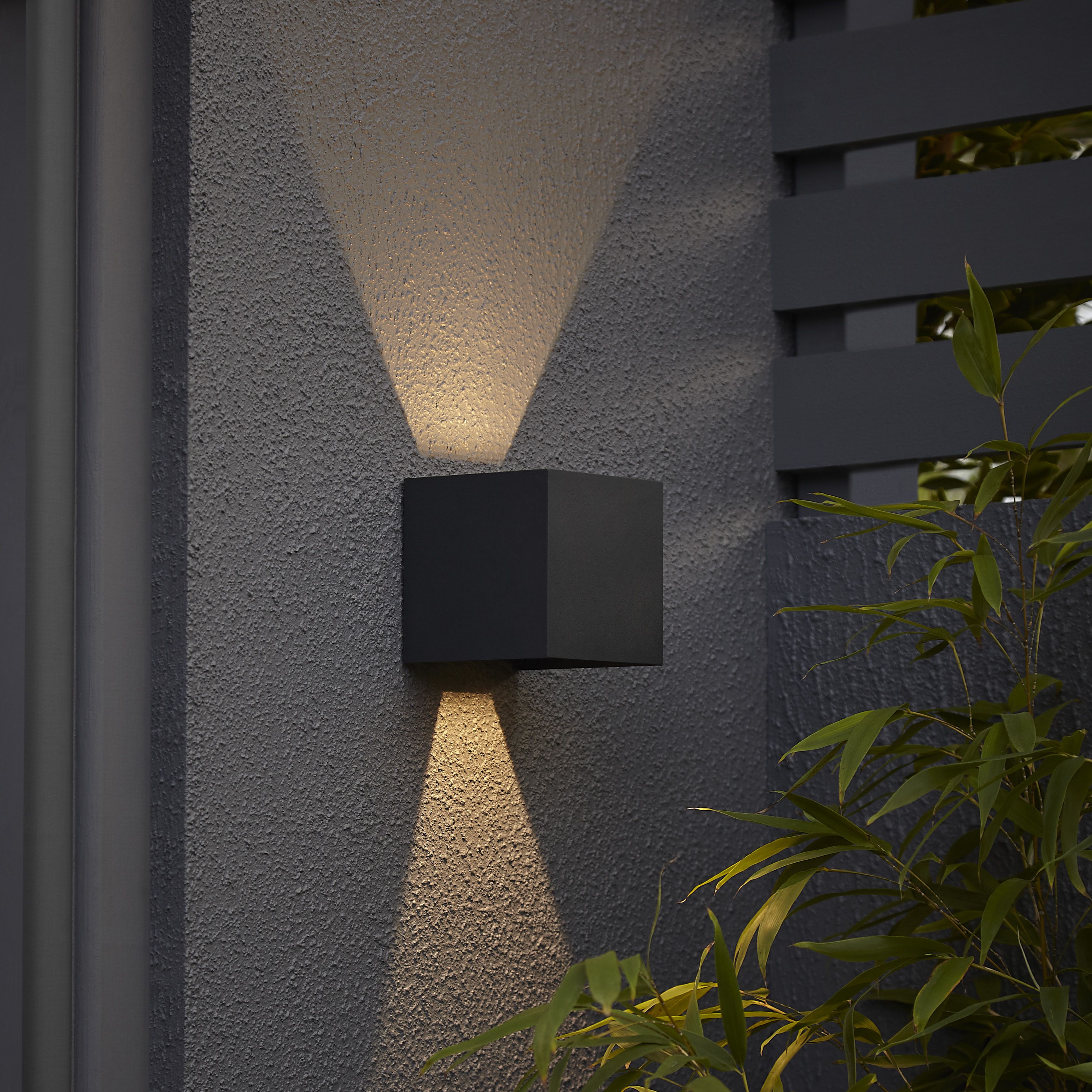 GoodHome Katsura Adjustable Matt Dark grey Mains-powered Integrated LED Outdoor Double Square Wall light 814lm