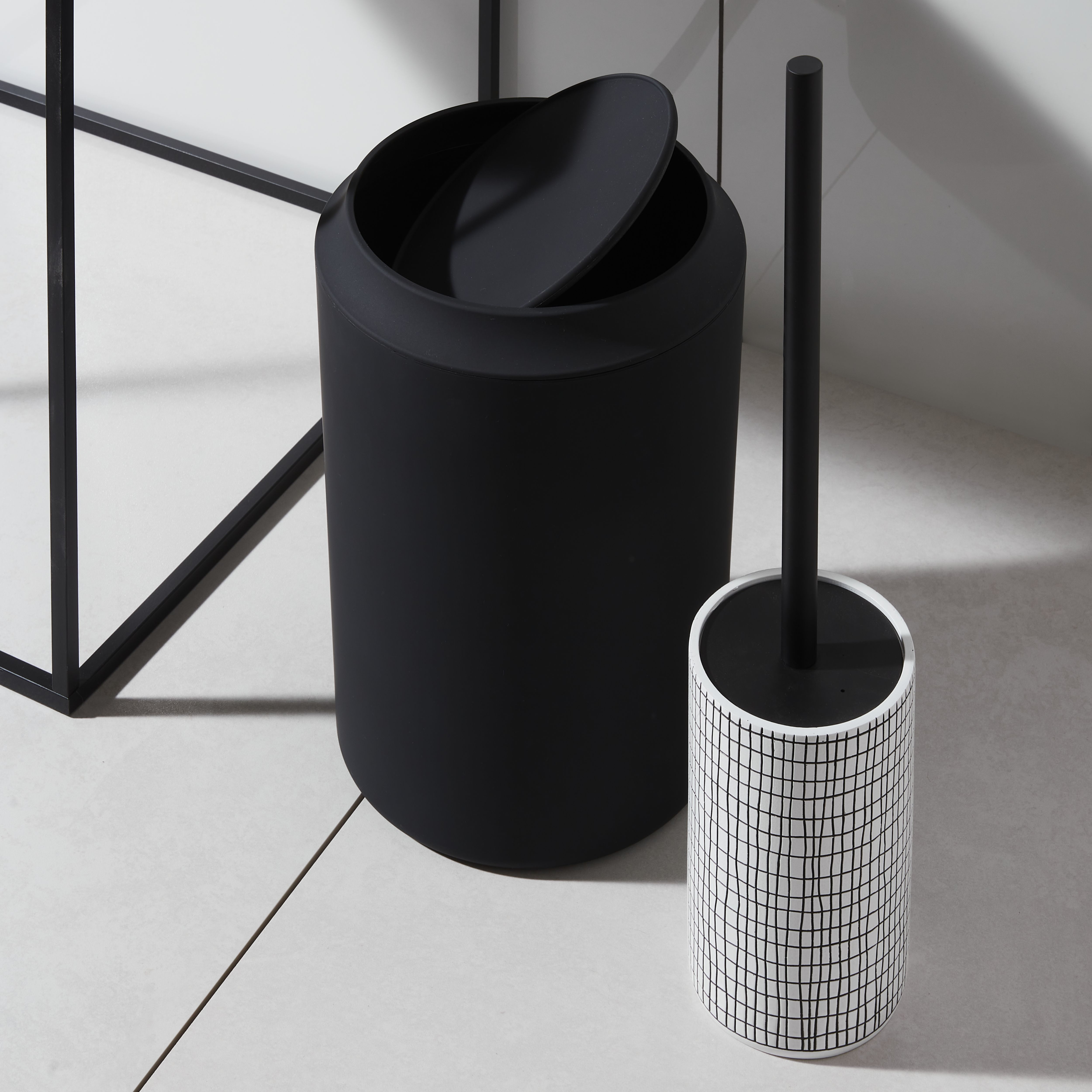 GoodHome Kina Black Plastic Bathroom Bin - 5L