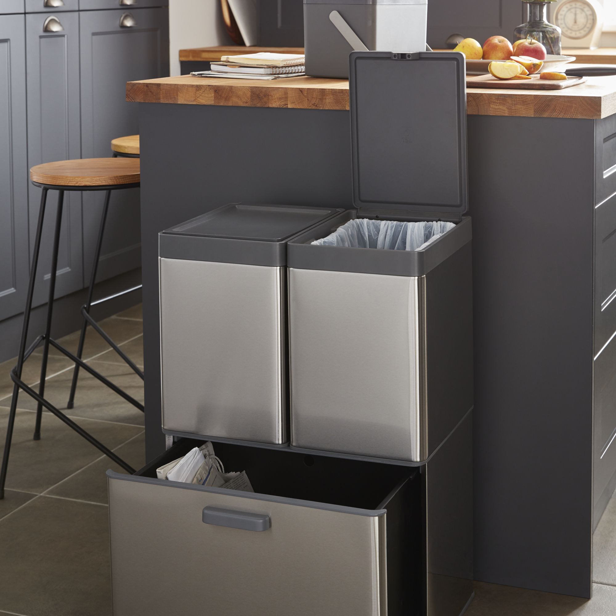 GoodHome Kora Anthracite Metal Touch Bin - 15L