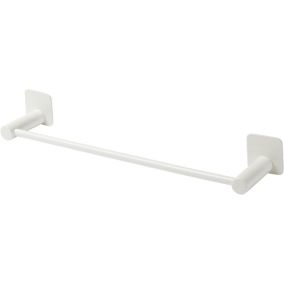 GoodHome Koros White Steel Wall-mounted Towel rail (W)42.3cm