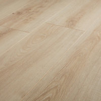 GoodHome Ledbury Natural Light oak effect Laminate Flooring, 1.88m² Pack