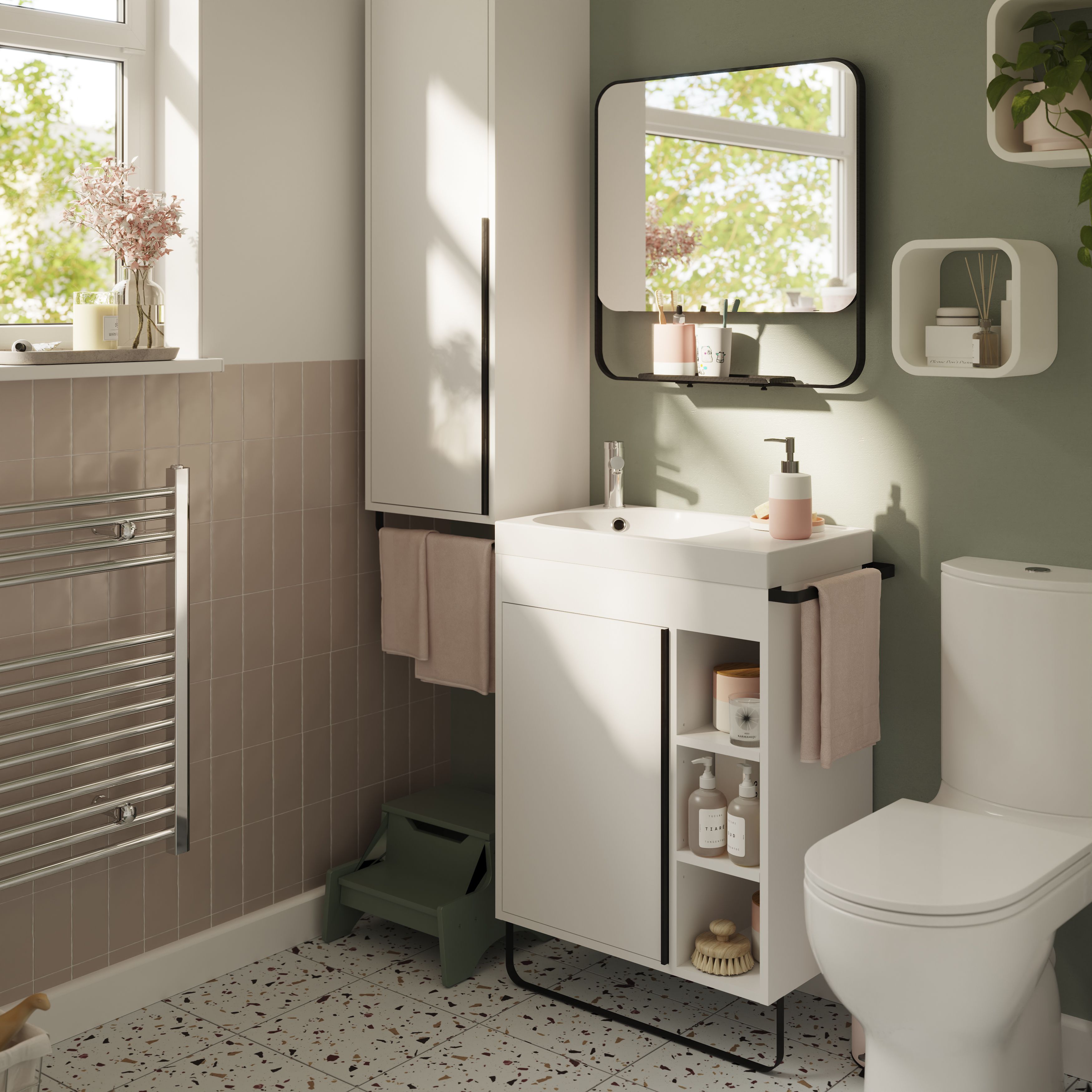 GoodHome Levanna White Close-coupled Square Toilet & cistern with Soft close seat