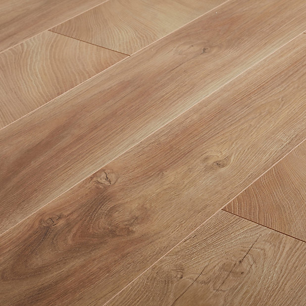 Goodhome Lydney Natural Oak Effect, B Q Laminate Flooring Measurements
