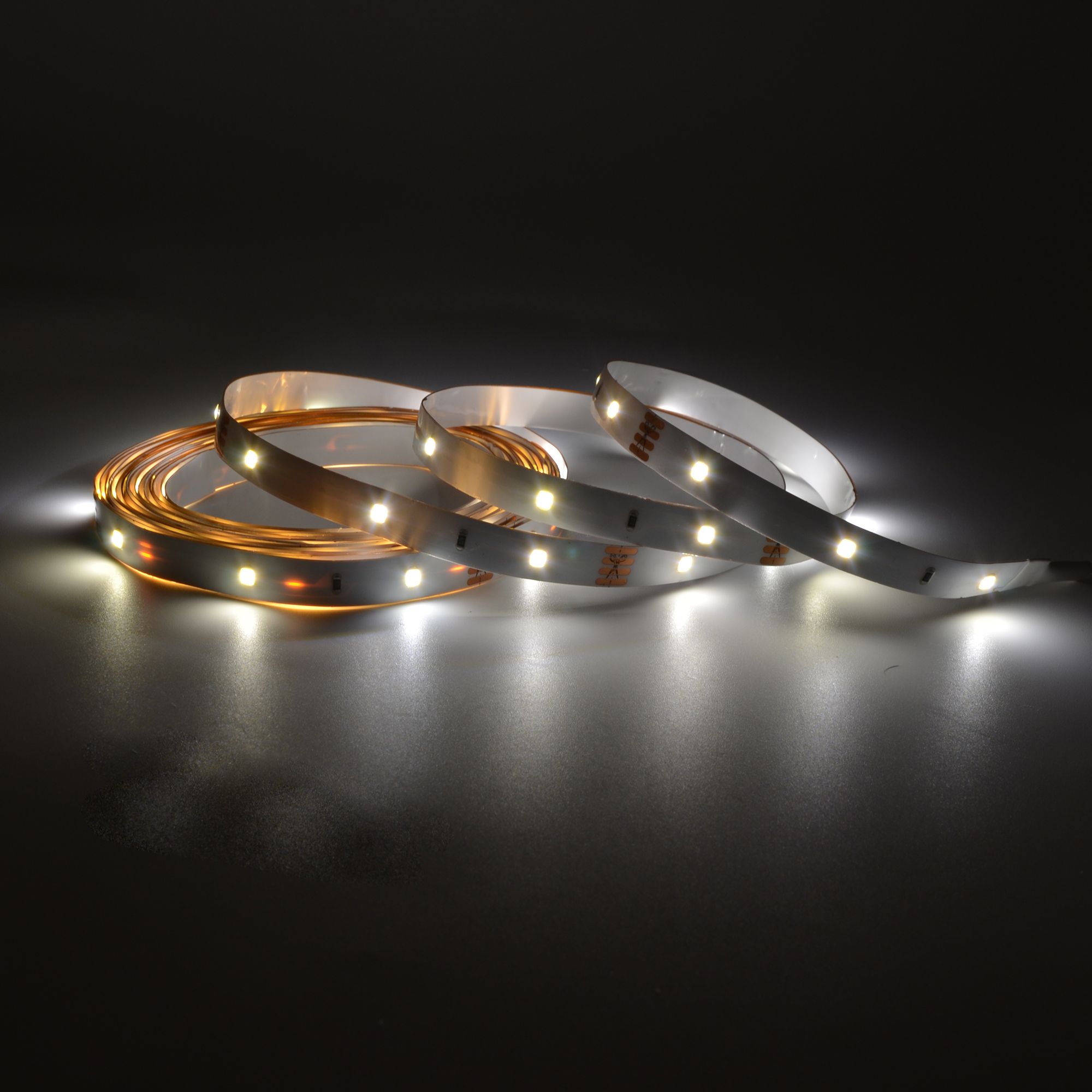 GoodHome Mains-powered (plug-in) LED Neutral white Strip light IP20 2000lm (L)5m