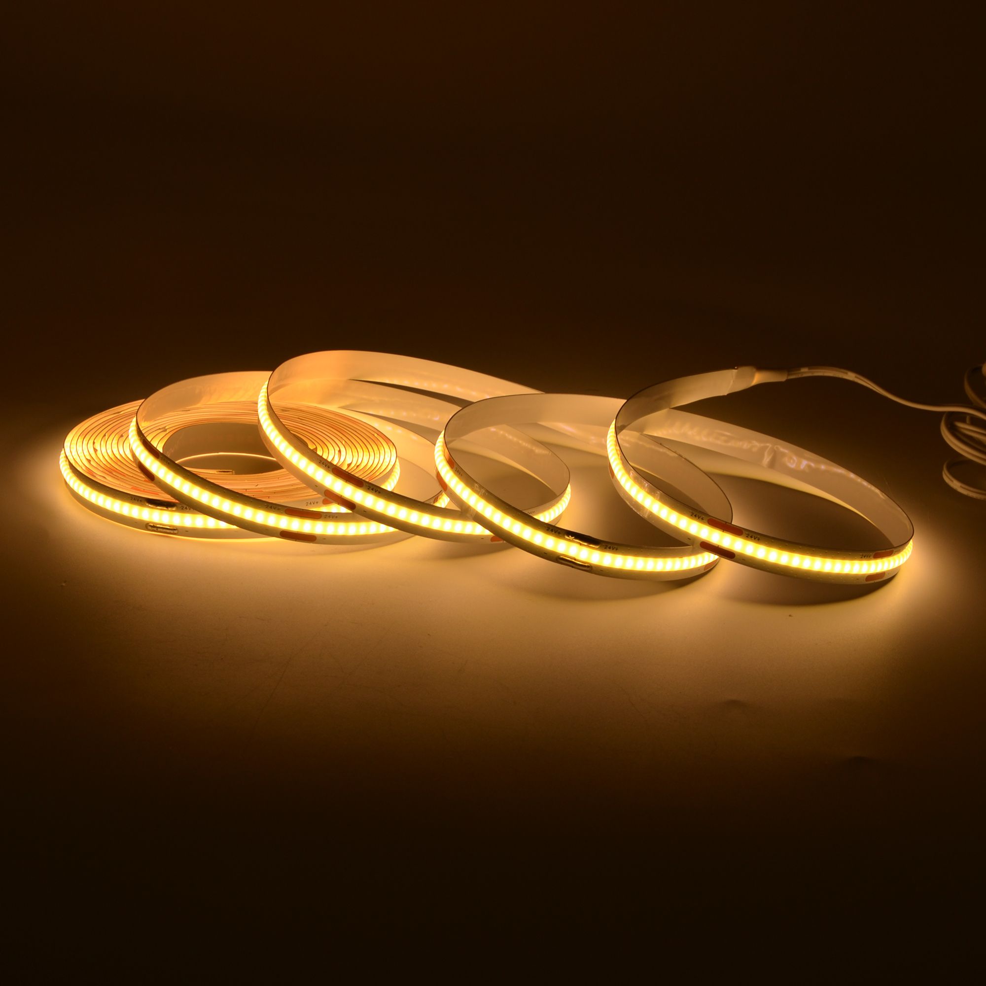 GoodHome Mains-powered (plug-in) LED Warm white Strip light IP20 2000lm (L)5m