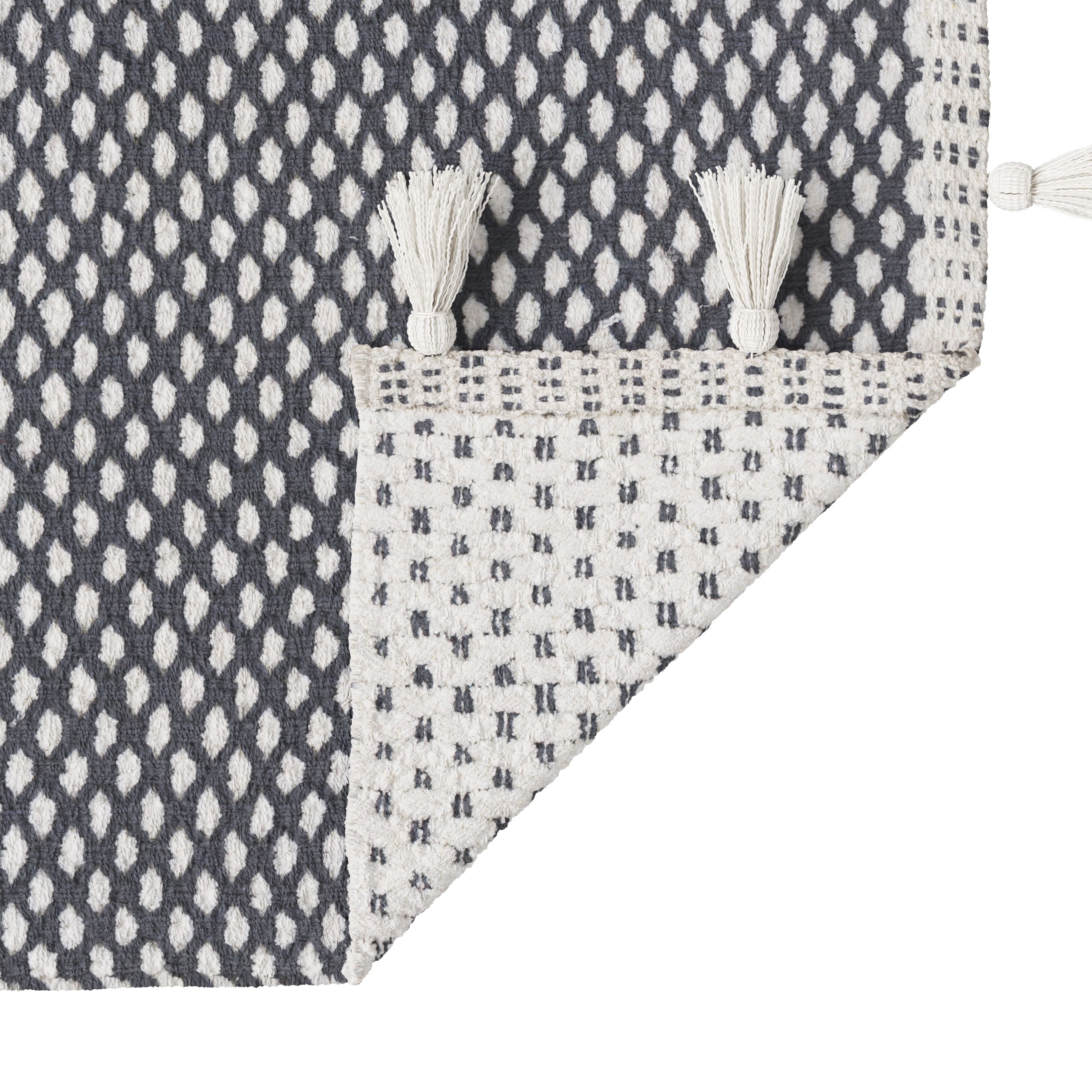 GoodHome Nammu White & anthracite Cotton & polyester (PES) Anti-slip Bath mat (L)800mm (W)500mm
