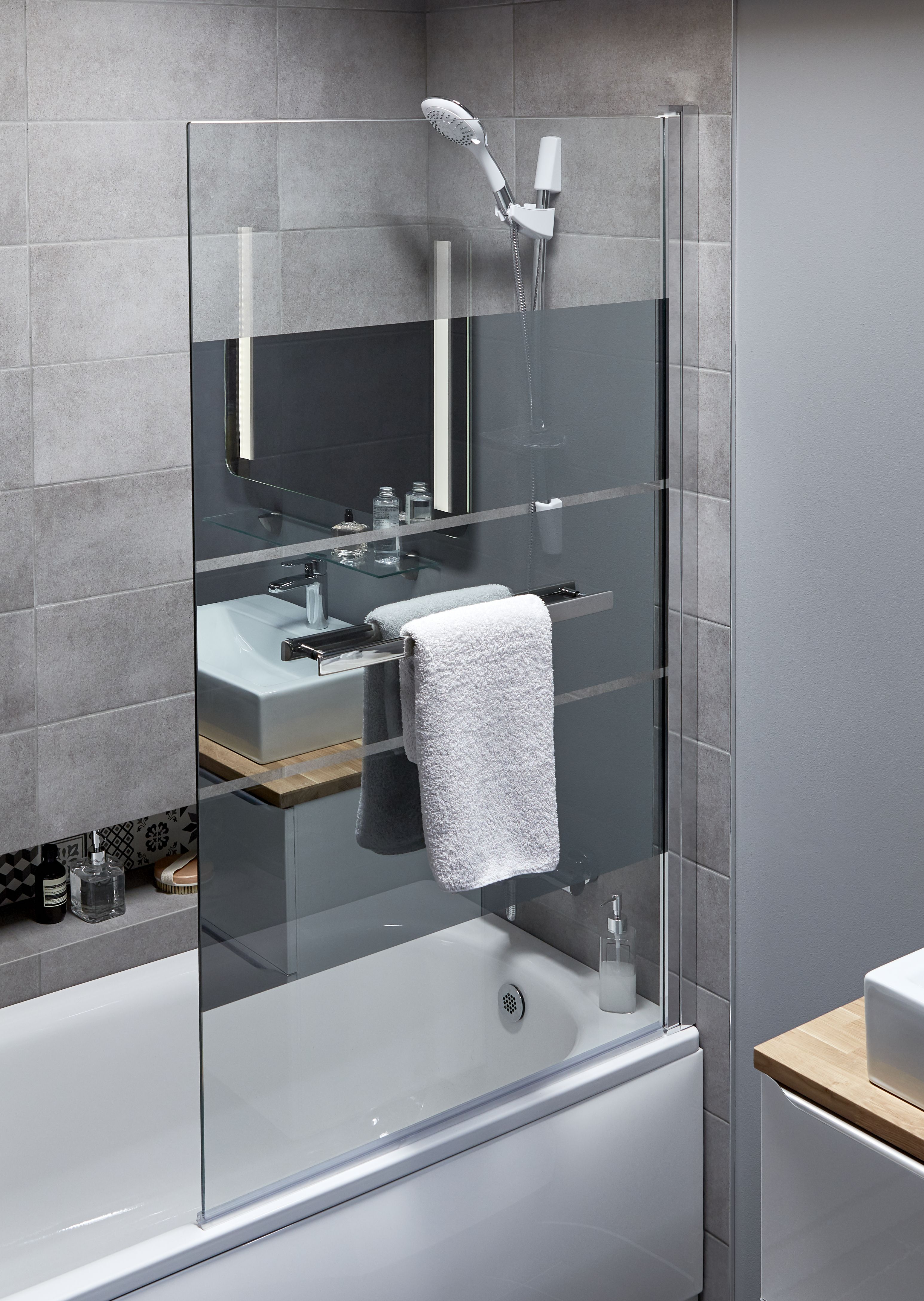 GoodHome Nubia Straight Silver effect frame Bath screen, (H)150cm (W)950mm