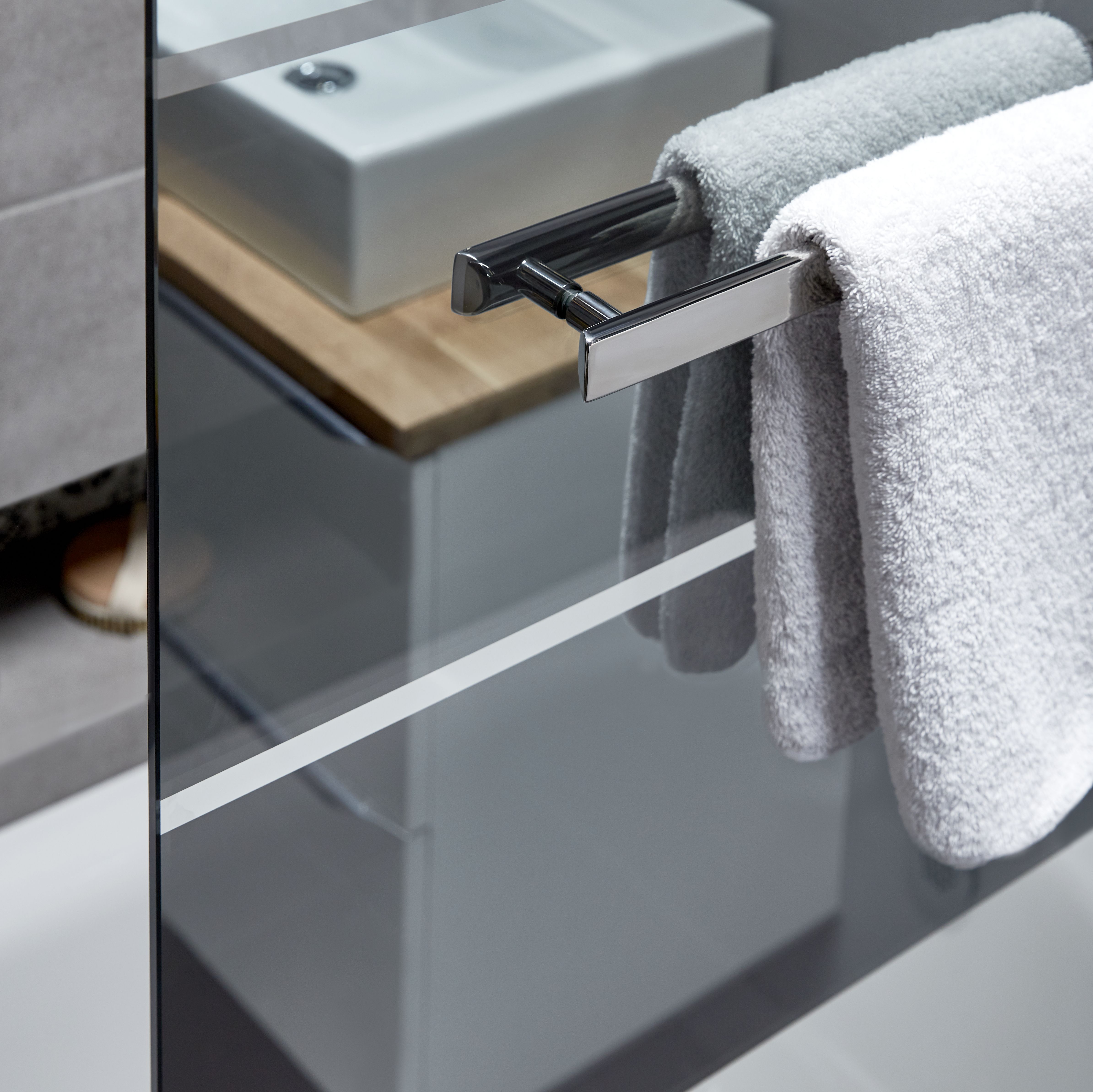 GoodHome Nubia Straight Silver effect frame Bath screen, (H)150cm (W)950mm