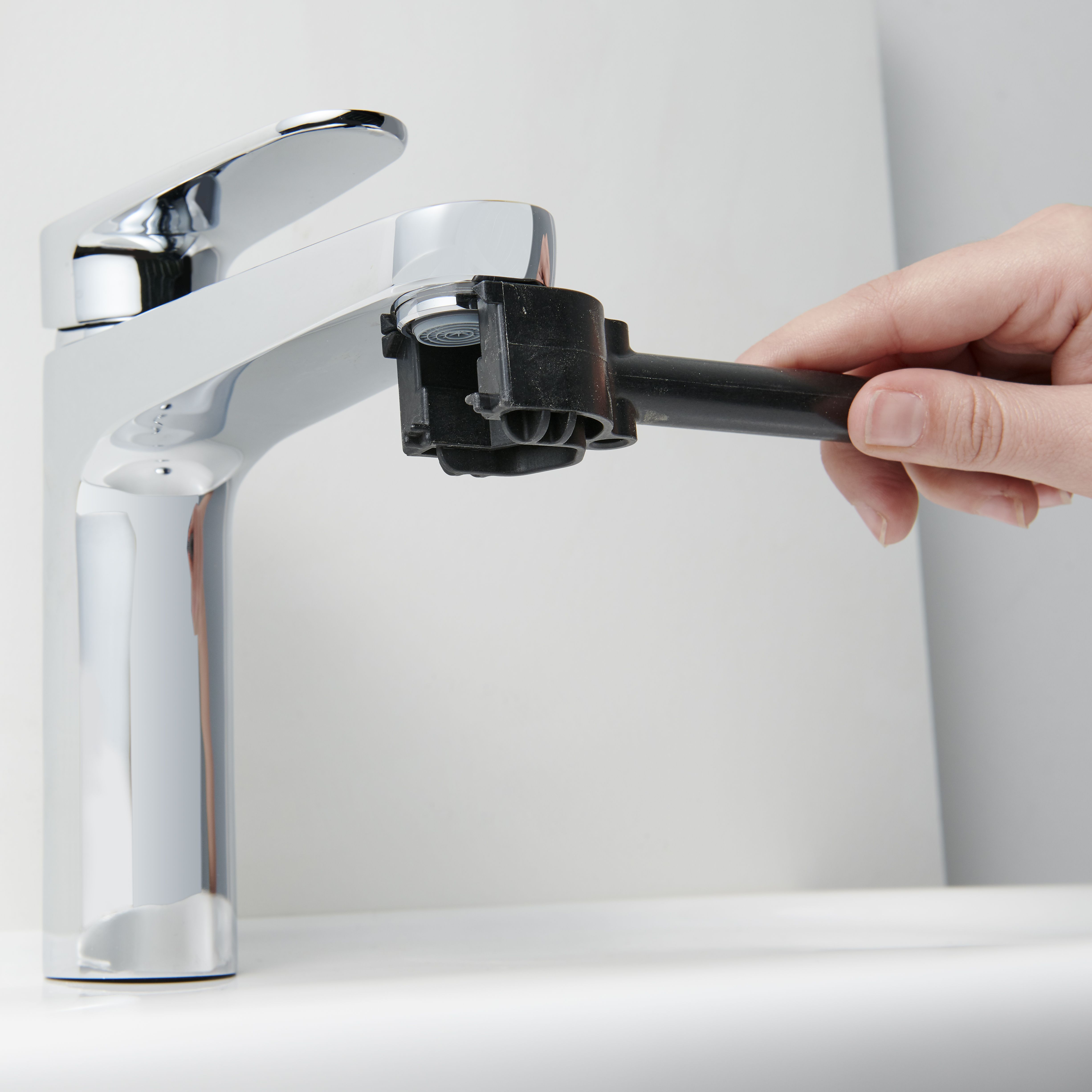 GoodHome Nyasa Medium Gloss Round Deck-mounted Manual Basin Mono mixer Tap