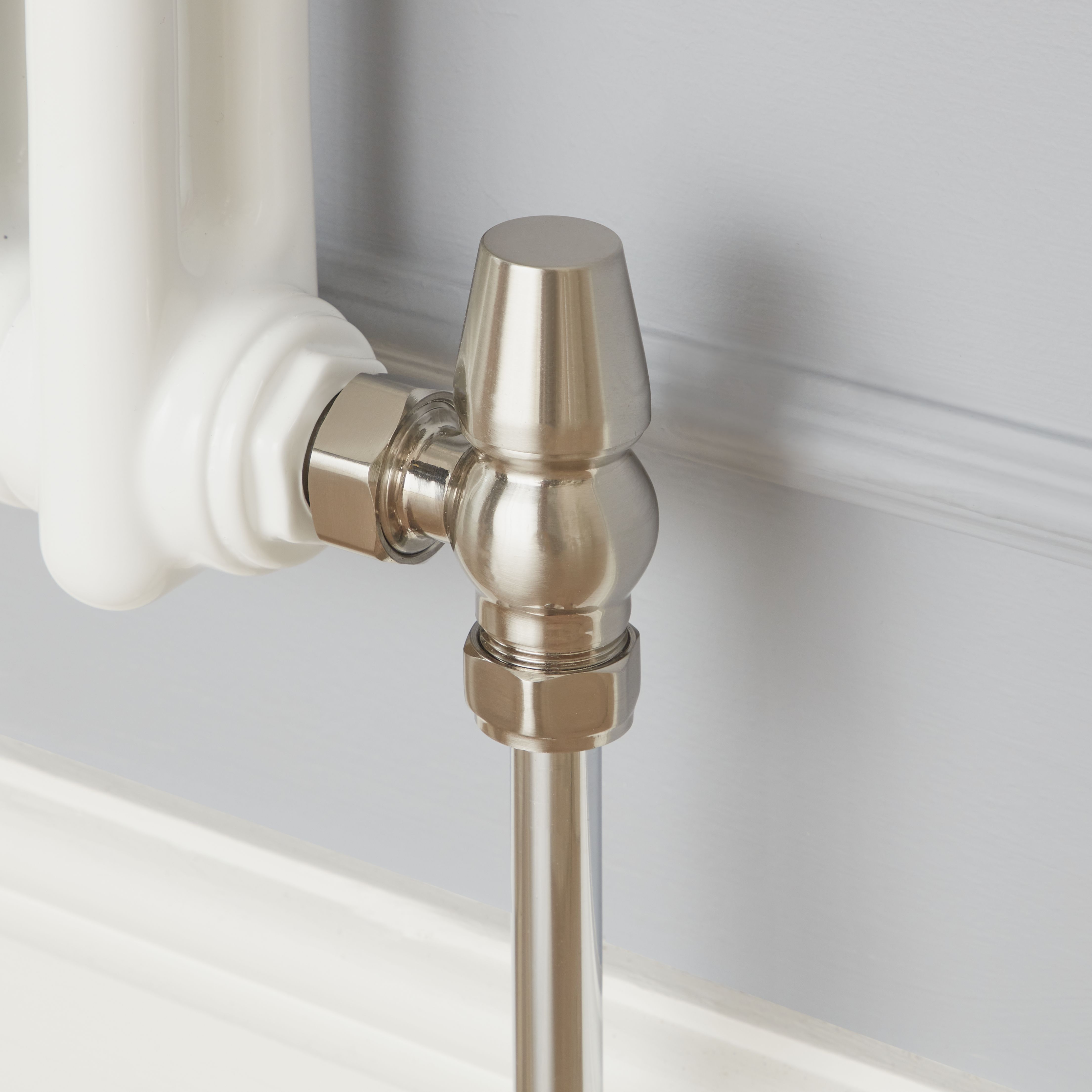 GoodHome Polished Anthracite Angled Thermostatic Radiator valve & lockshield (Dia)15mm x ½"