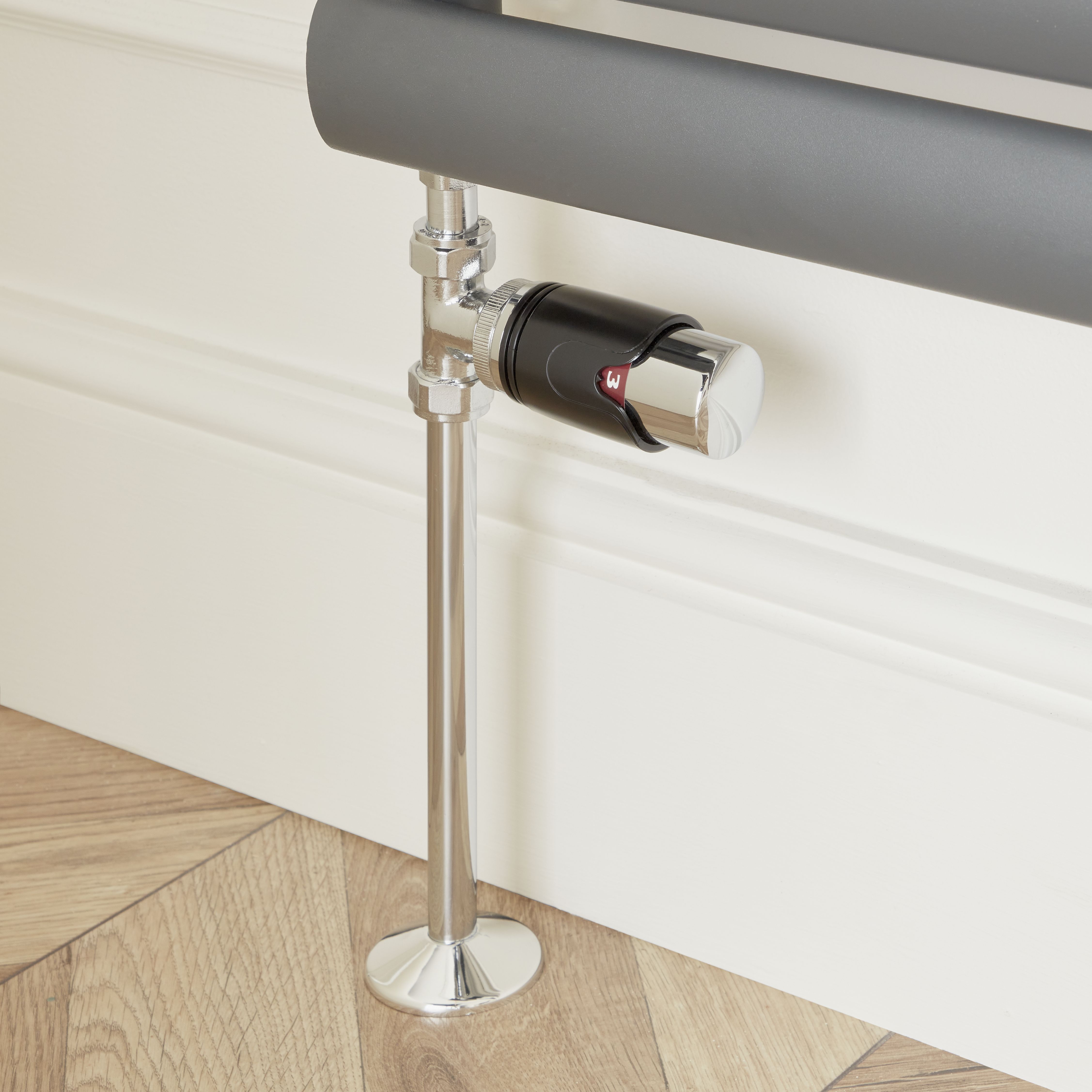 GoodHome Polished Black Straight Thermostatic Radiator valve & lockshield (Dia)15mm x ½"